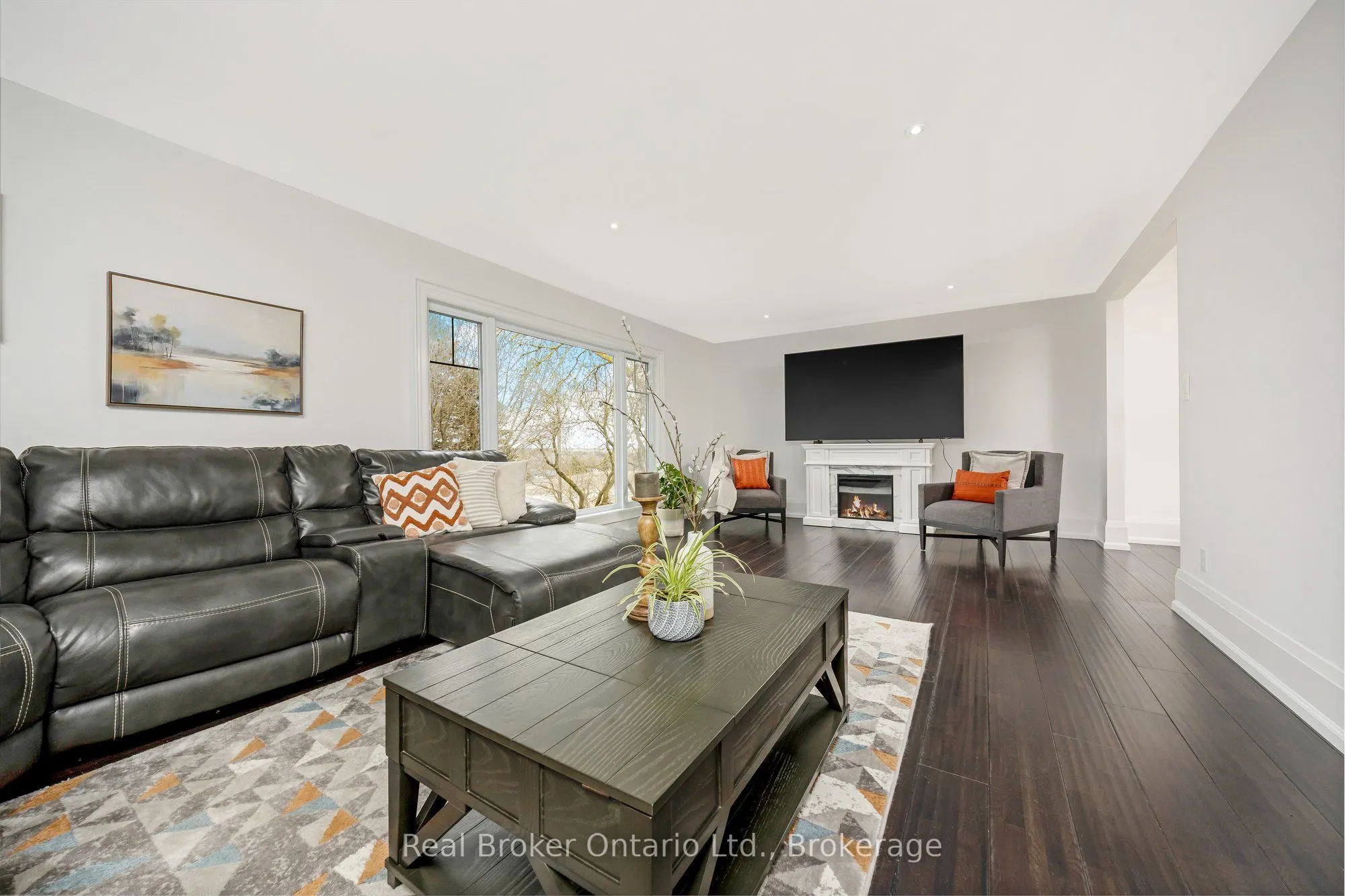 5938 Trafalgar Road