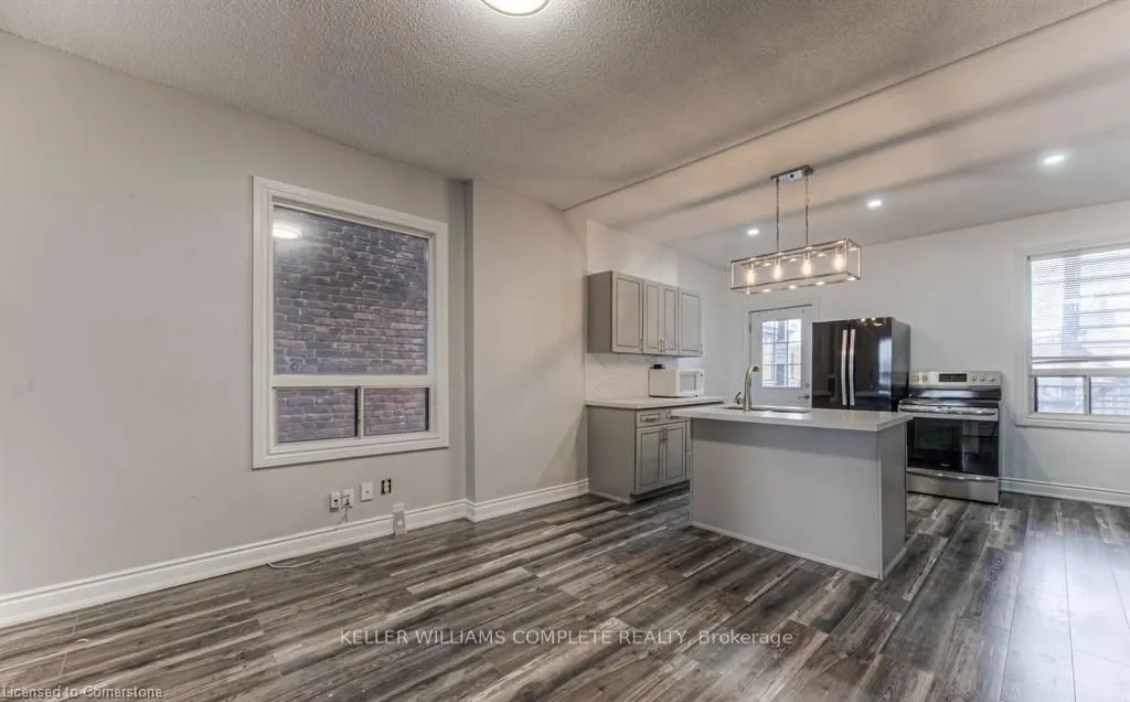 32 Lloyd Street #1