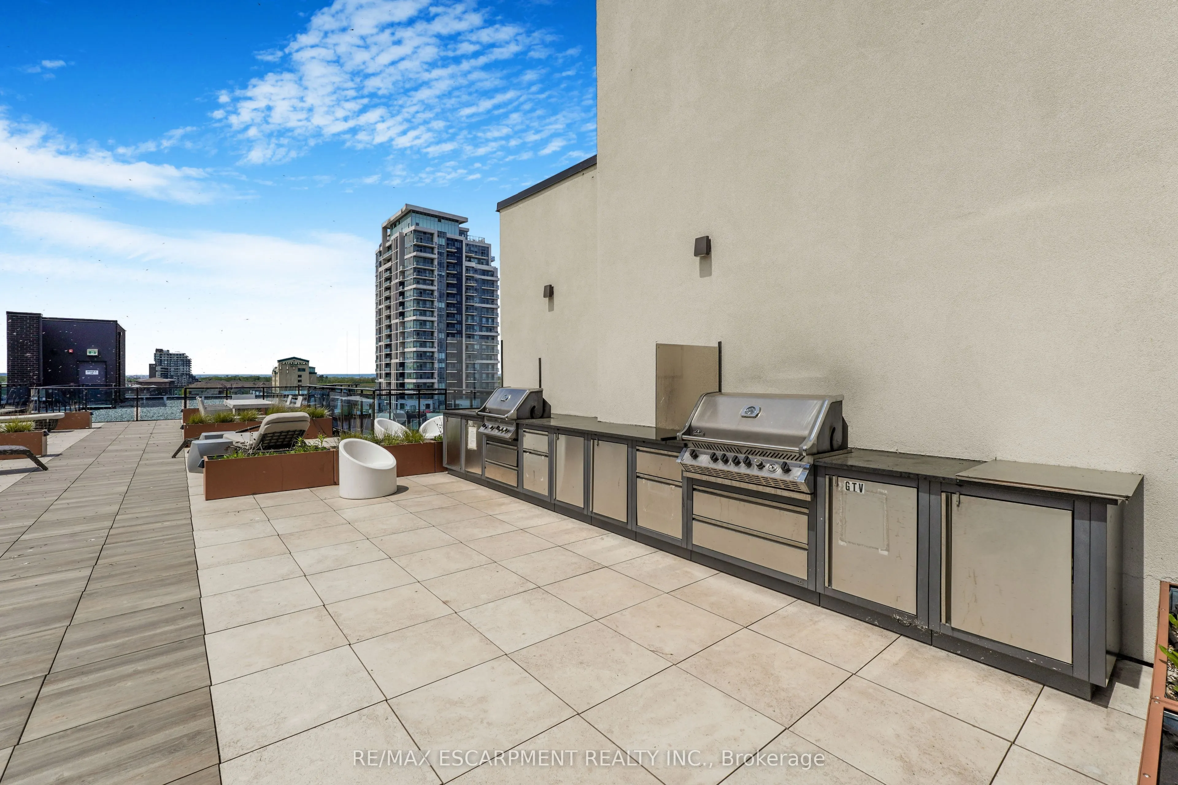 10 Concord Place, #222