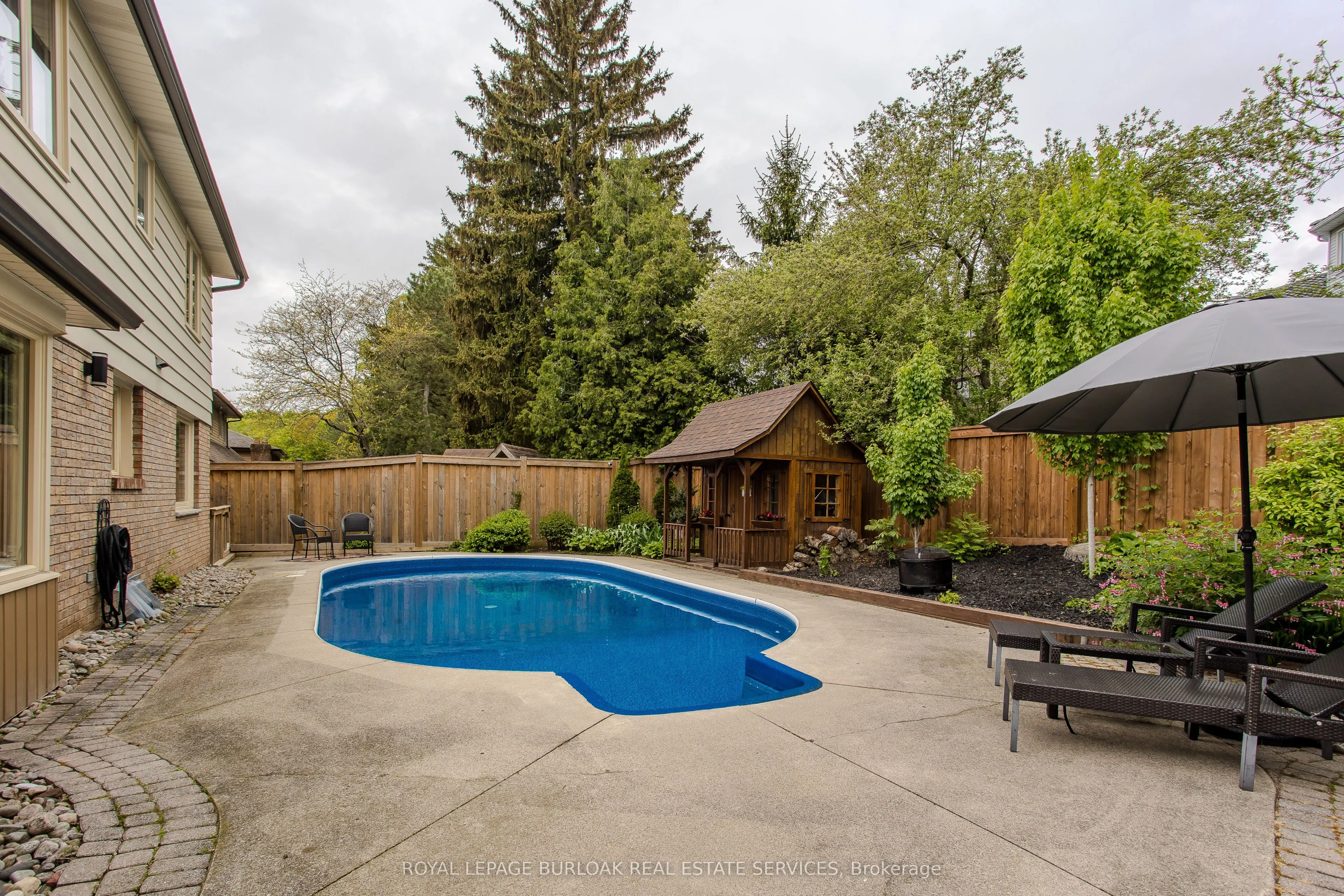 6 Carl Crescent