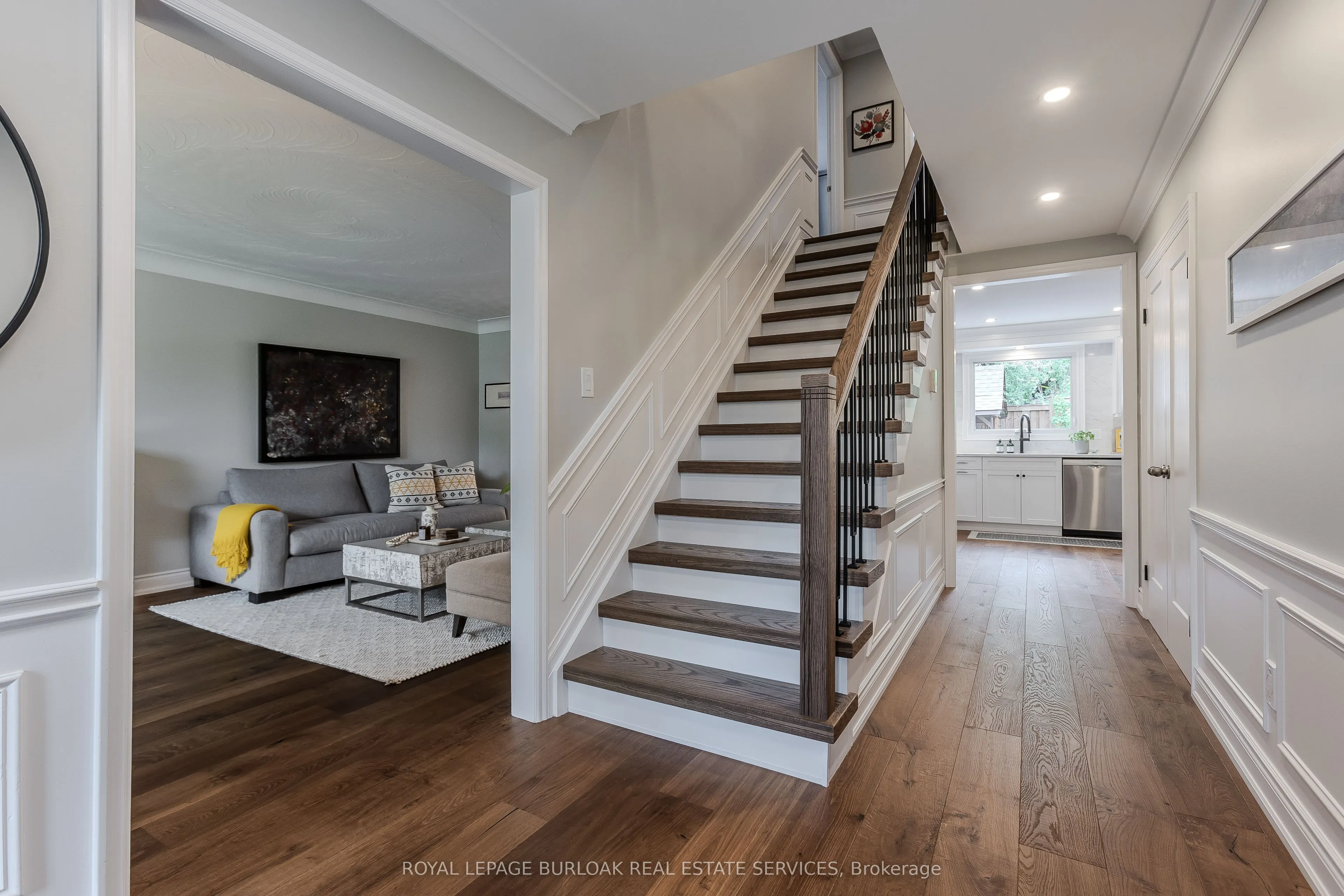 6 Carl Crescent