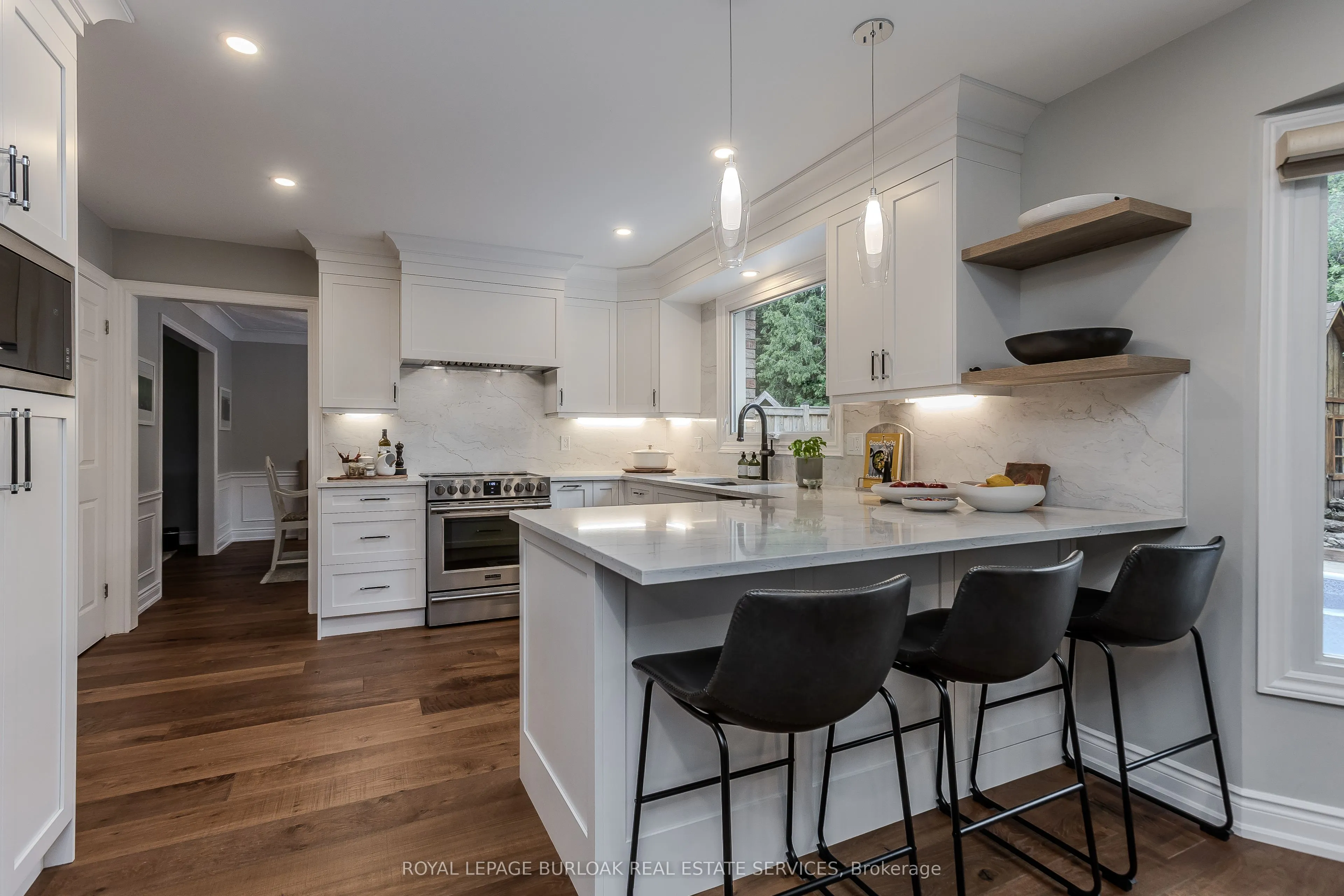6 Carl Crescent