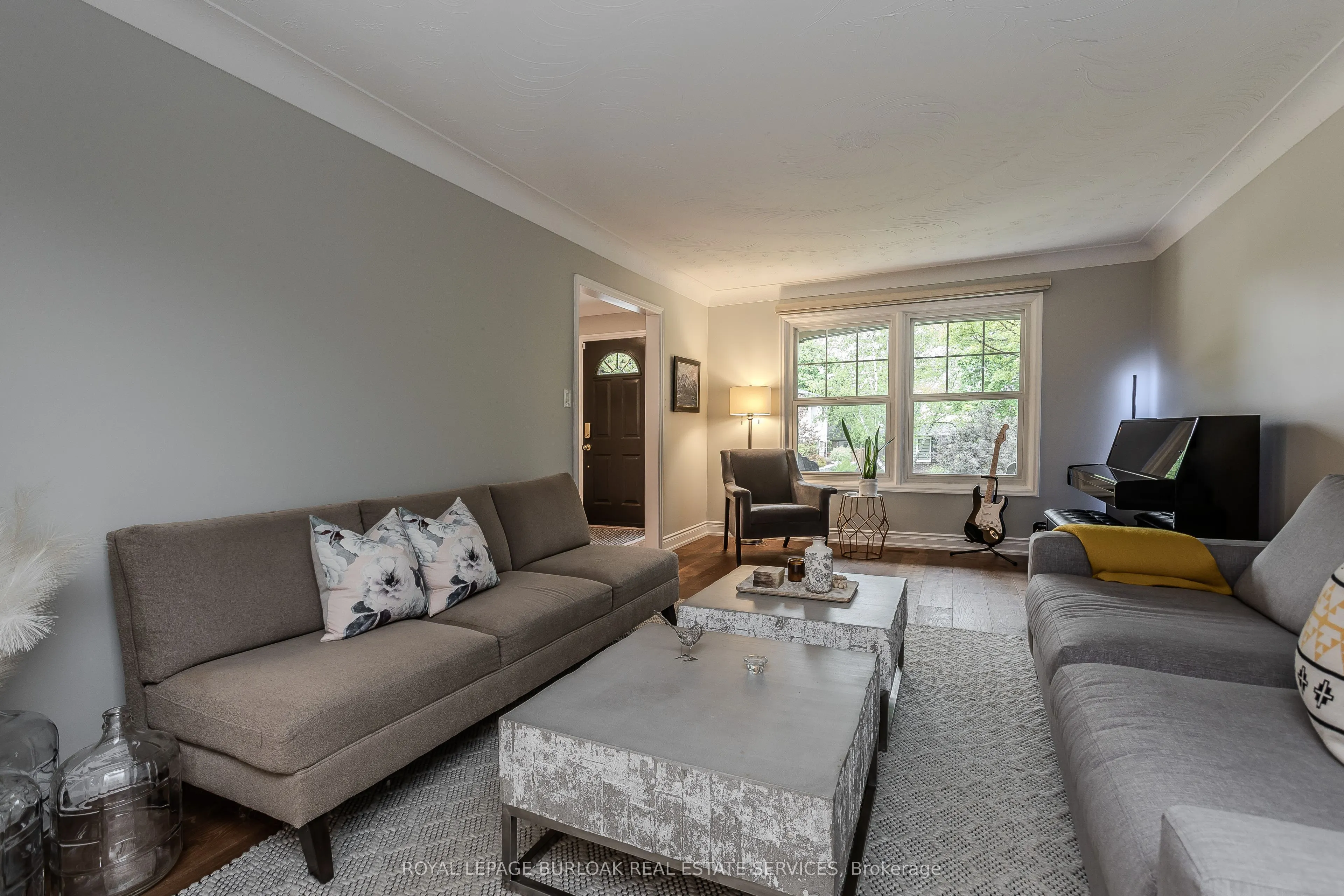 6 Carl Crescent