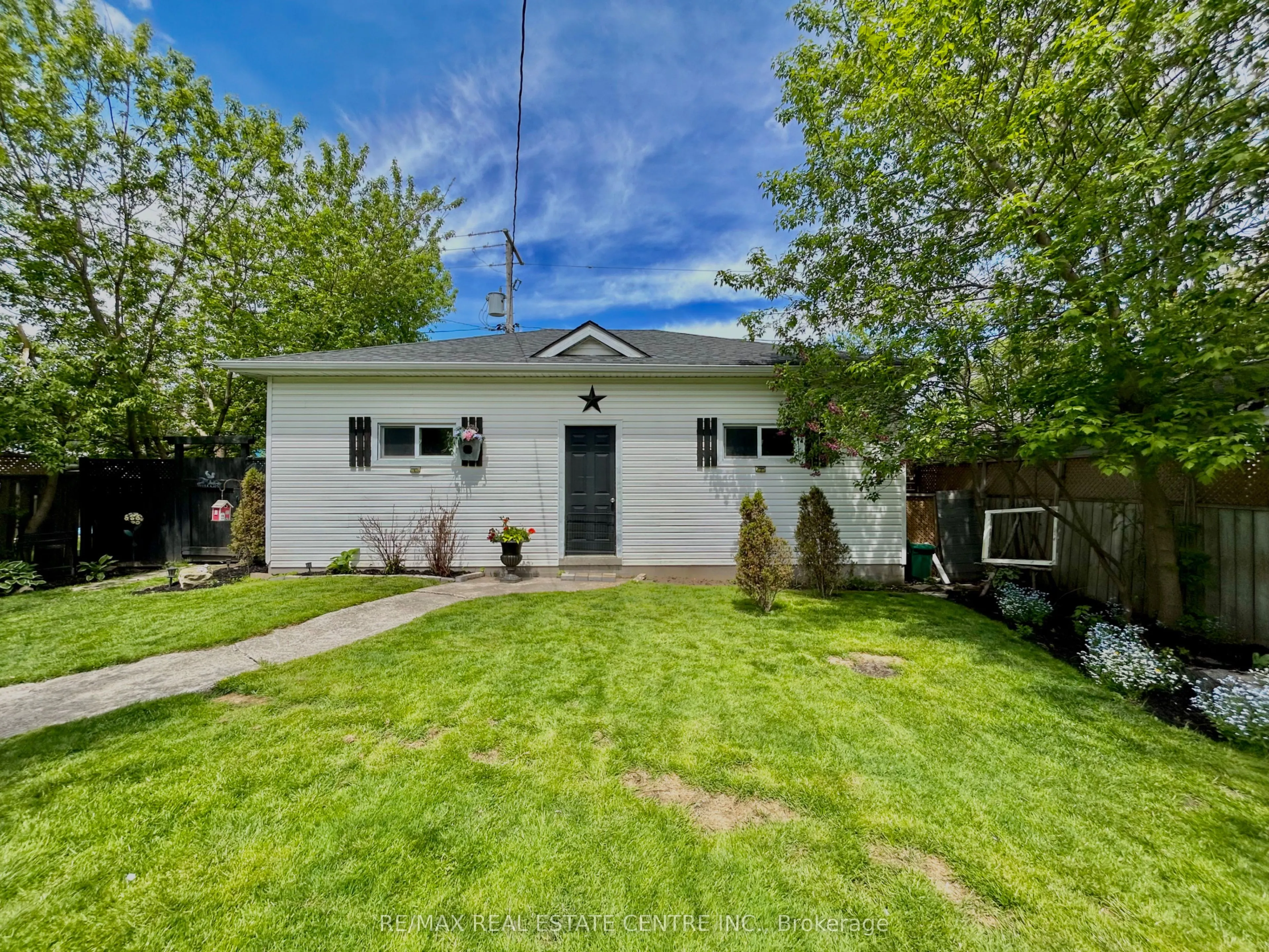 234 Main St Street E