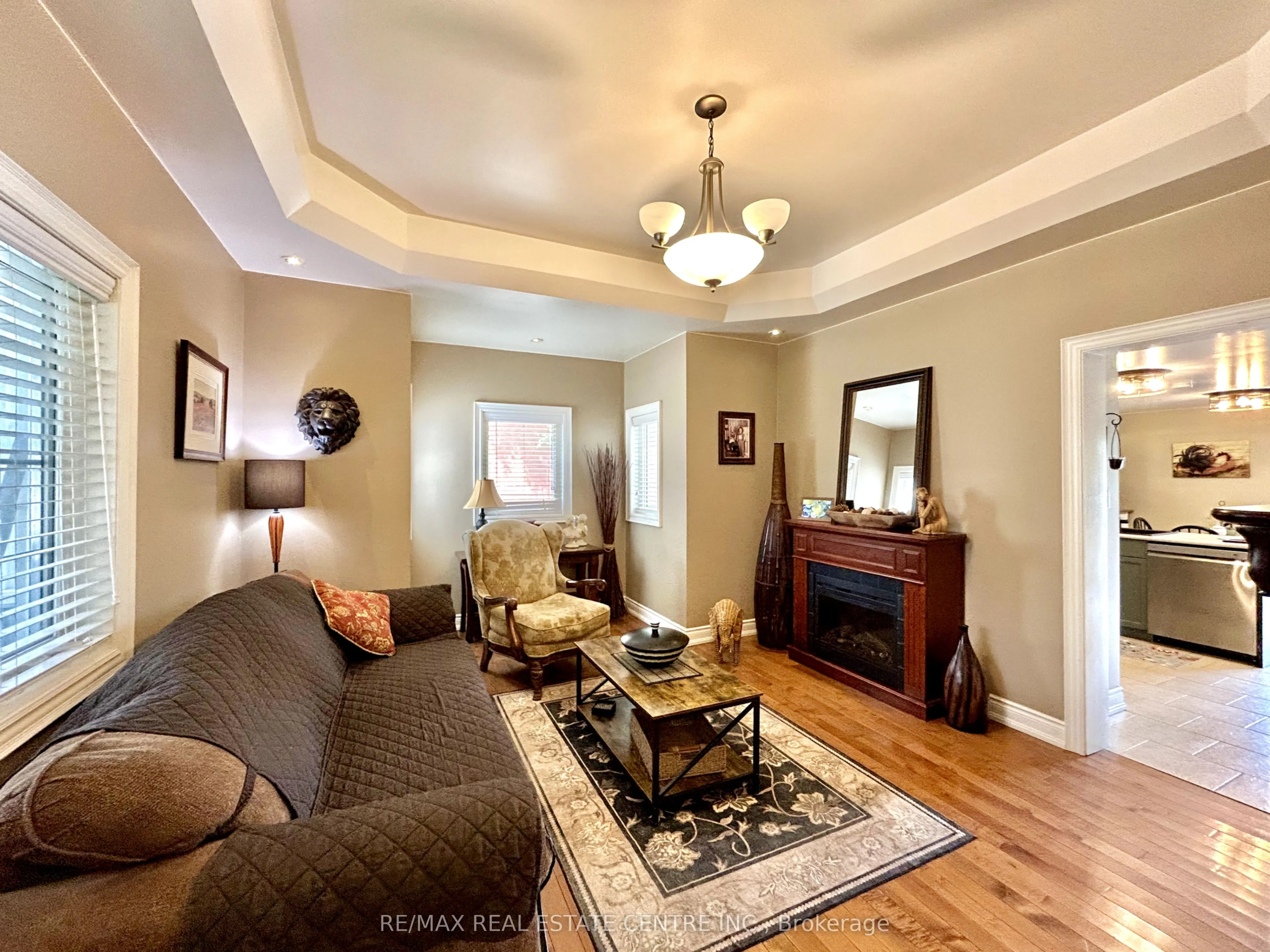 234 Main St Street E