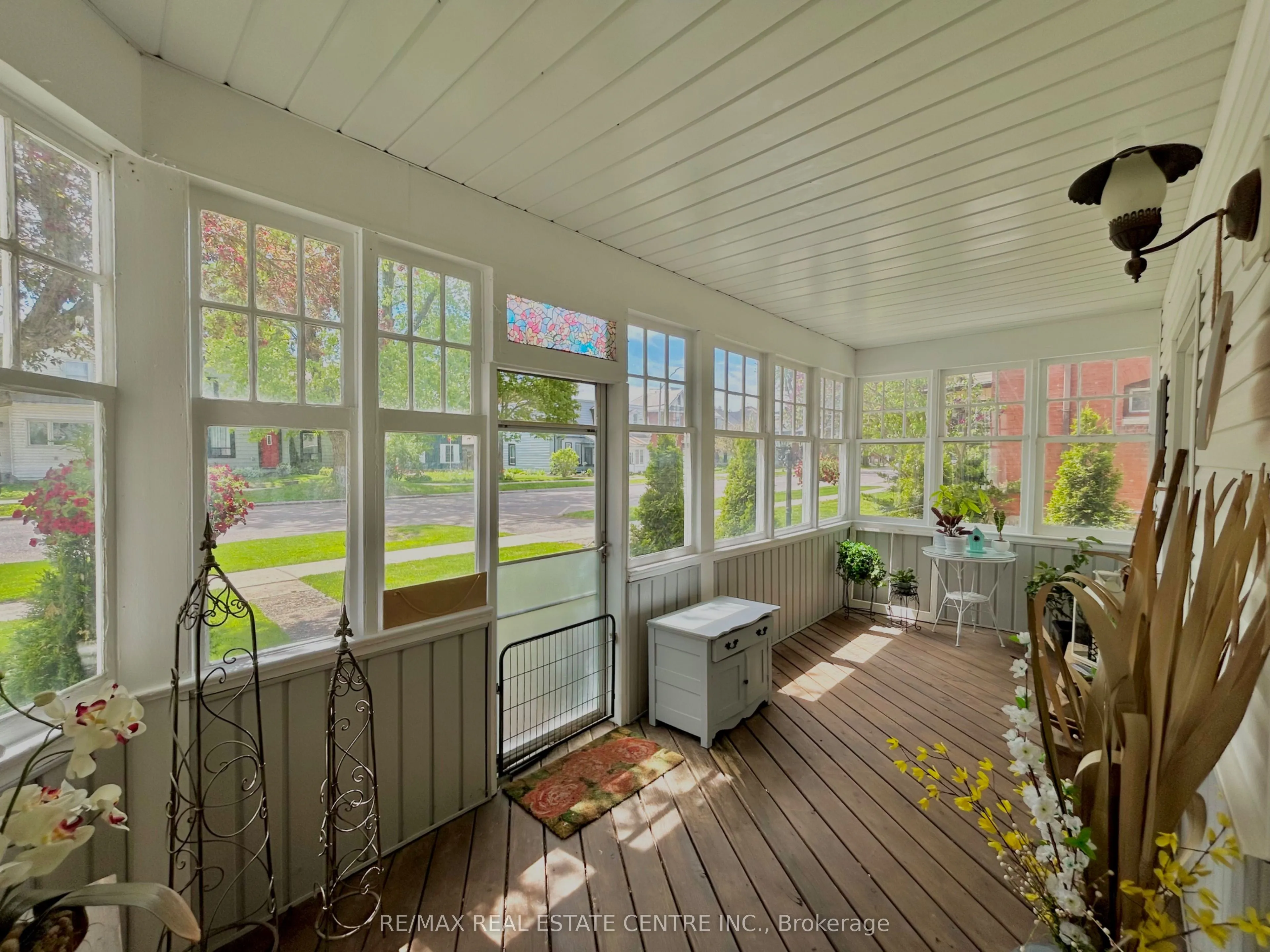 234 Main St Street E