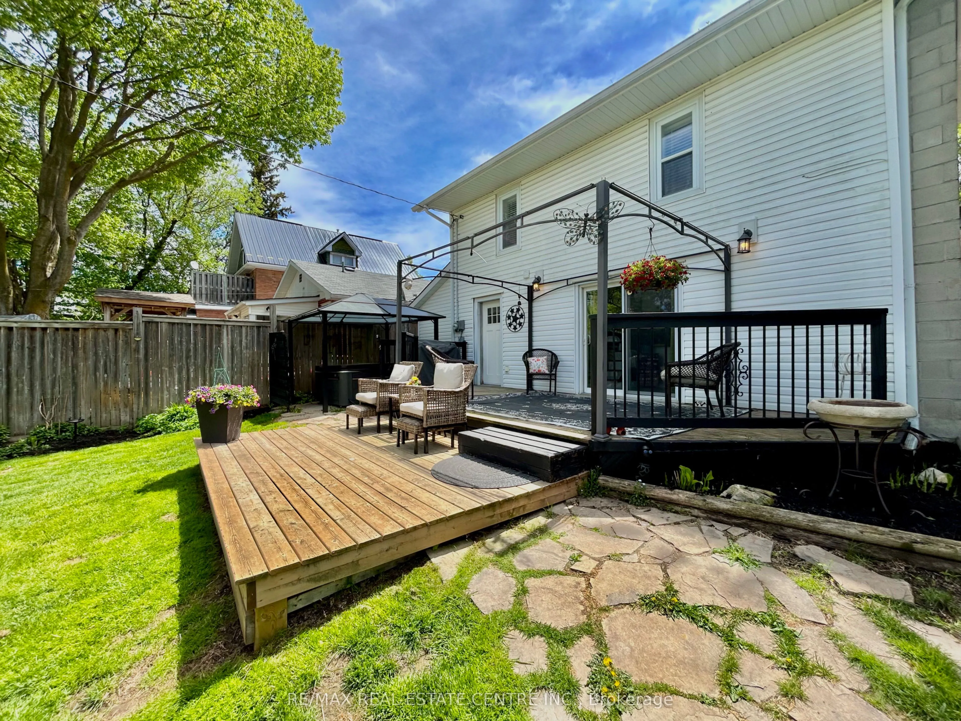 234 Main St Street E