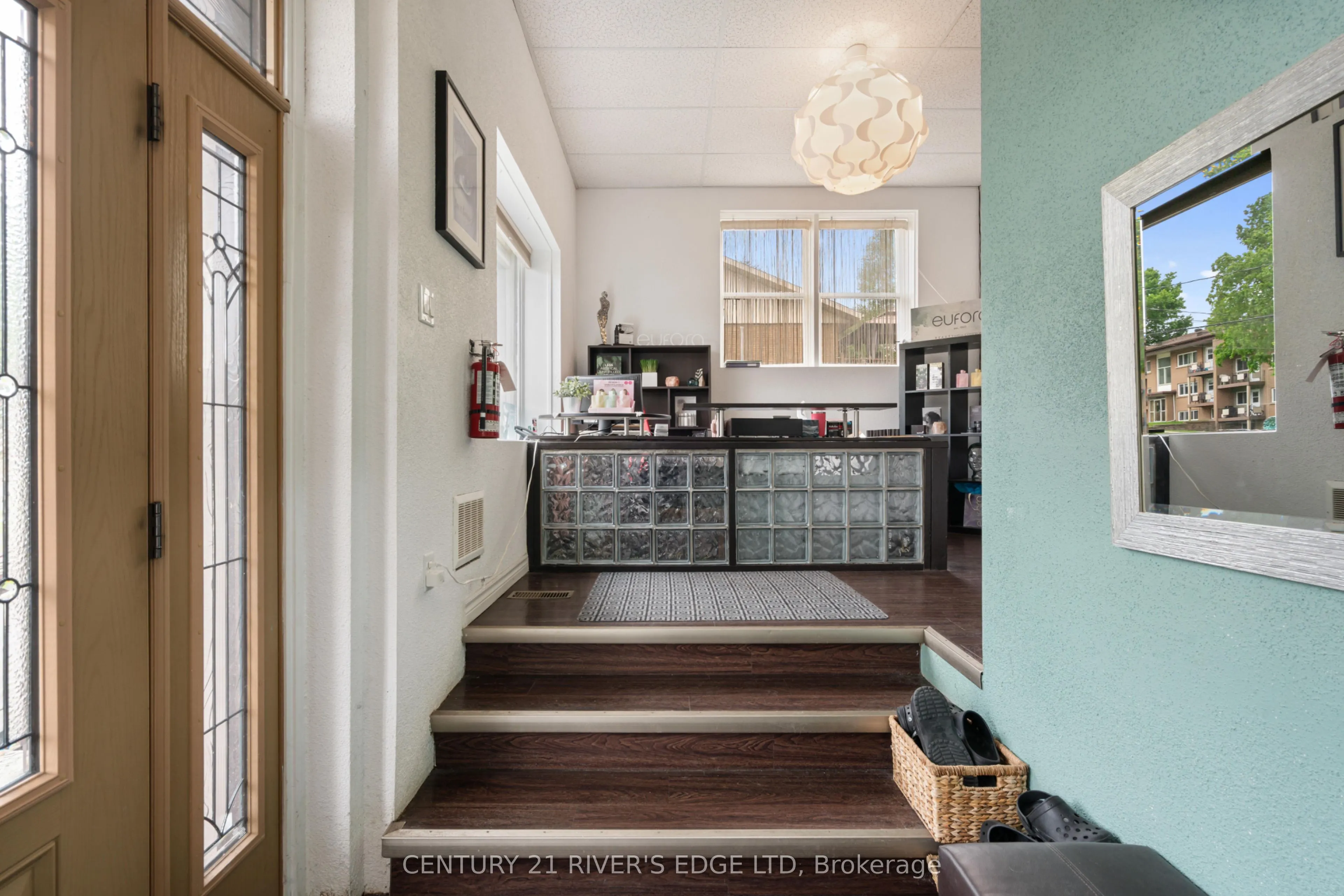 4 SCHOFIELD Avenue