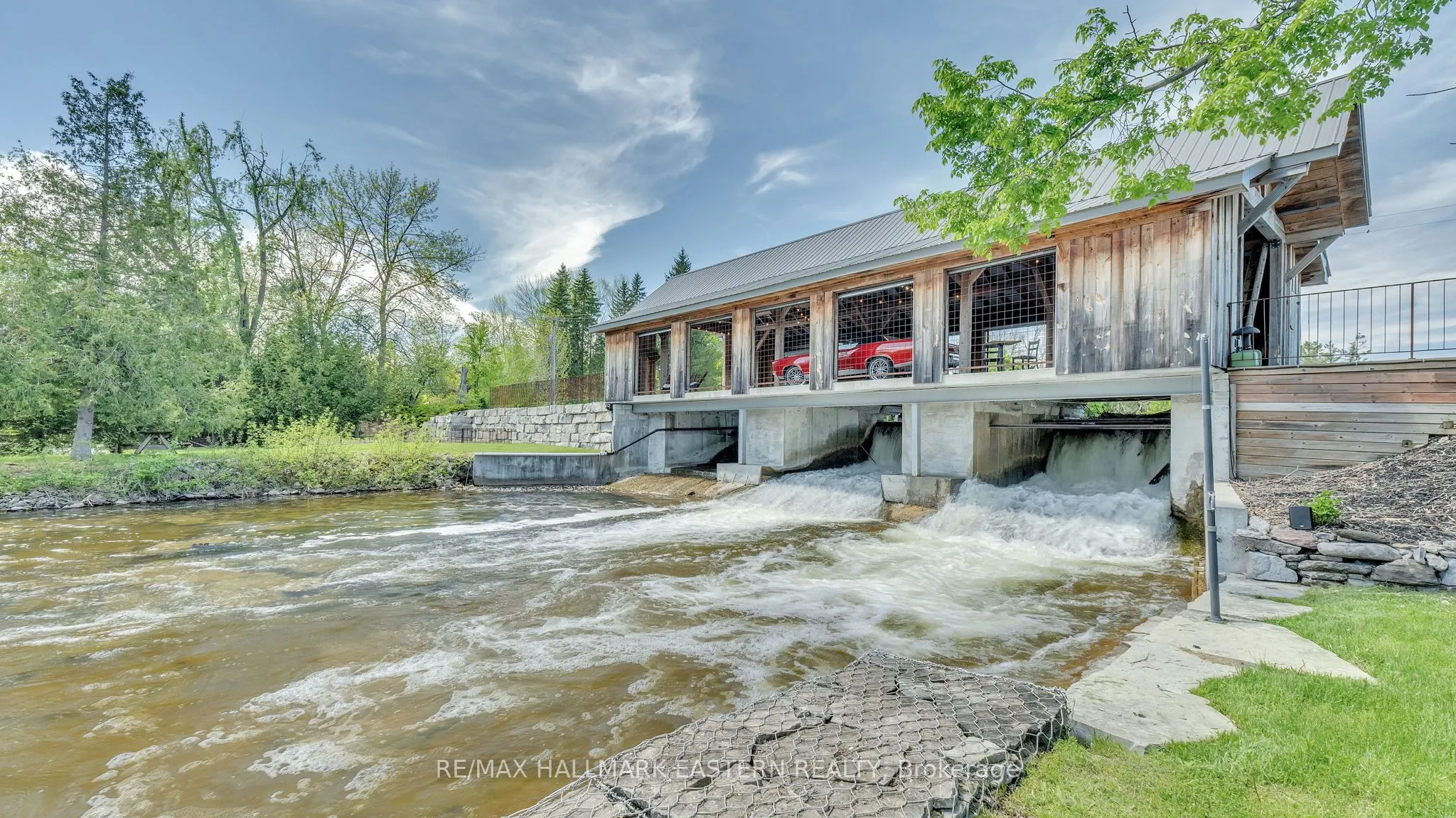 551 & 565 Cooney Island Road E