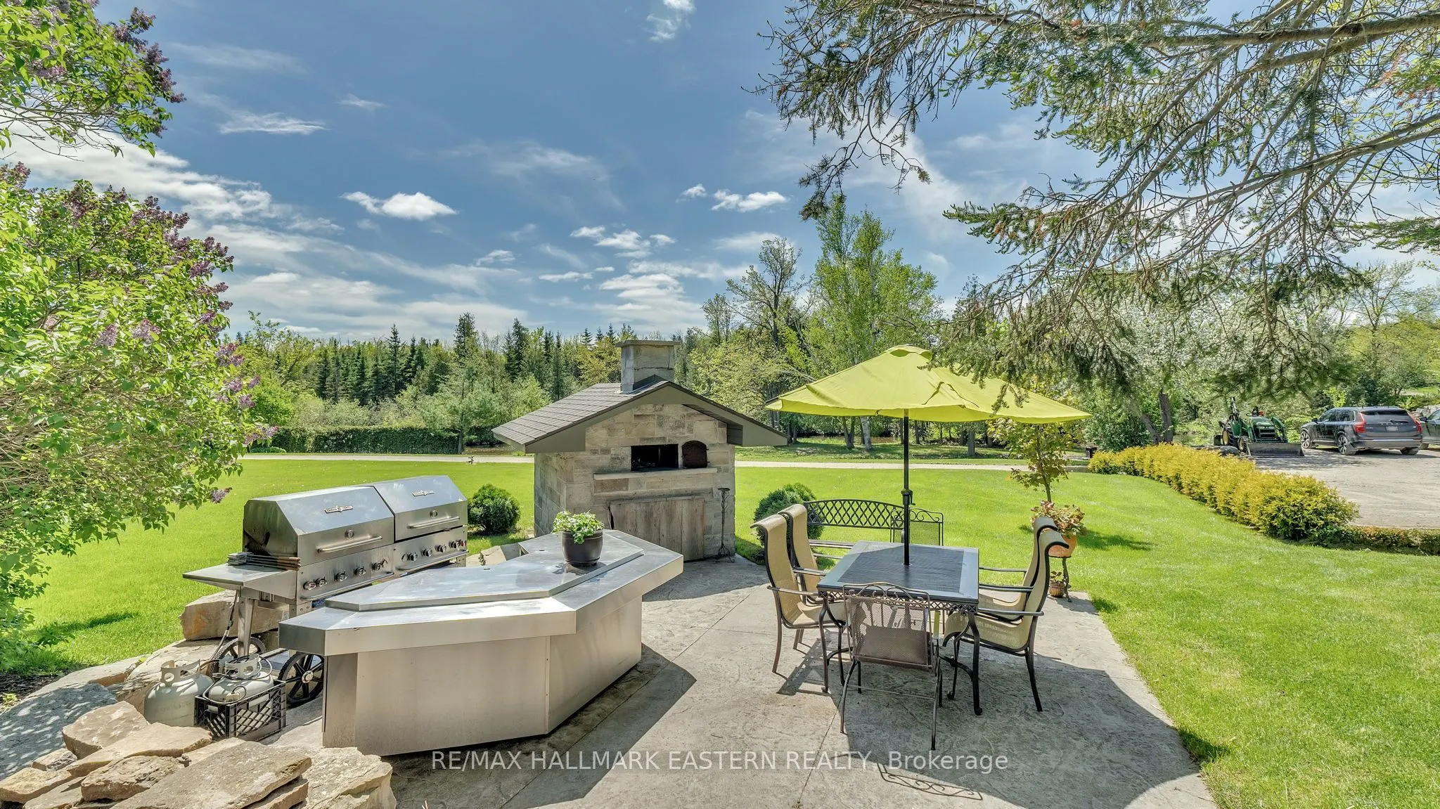 551 & 565 Cooney Island Road E