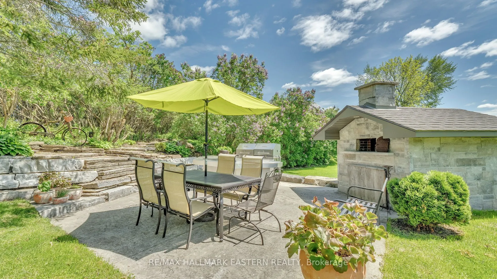 551 & 565 Cooney Island Road E