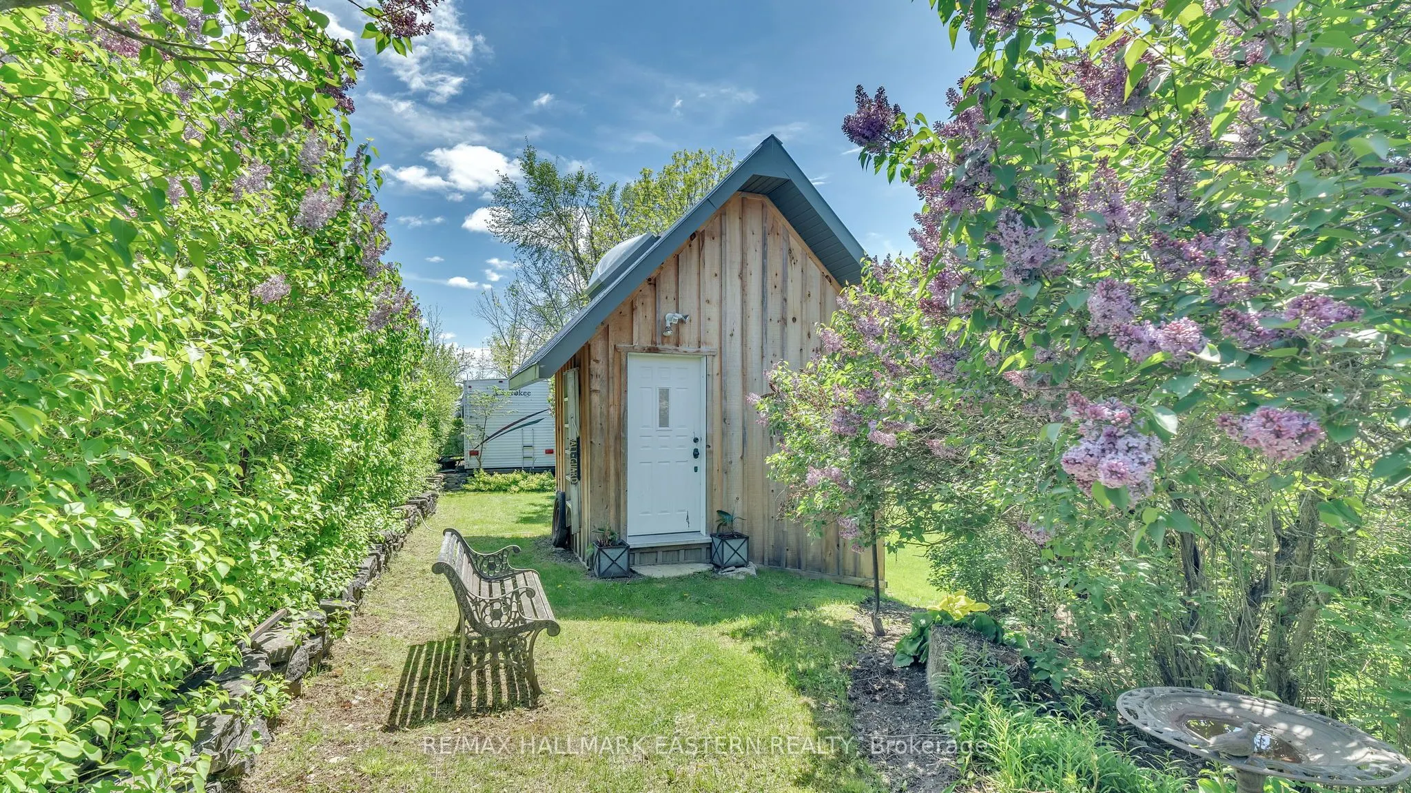 551 & 565 Cooney Island Road E