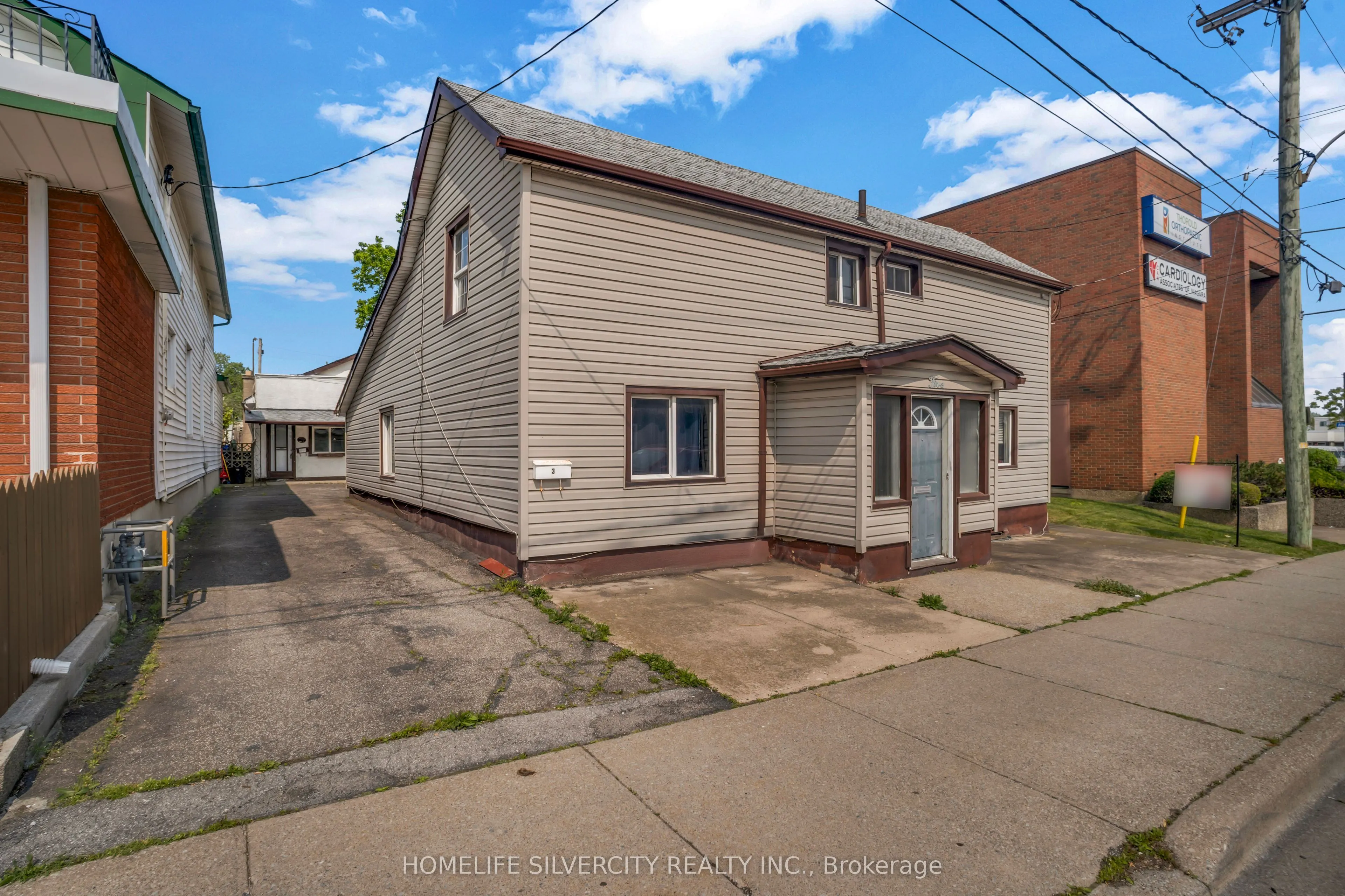 5 Pine Street S