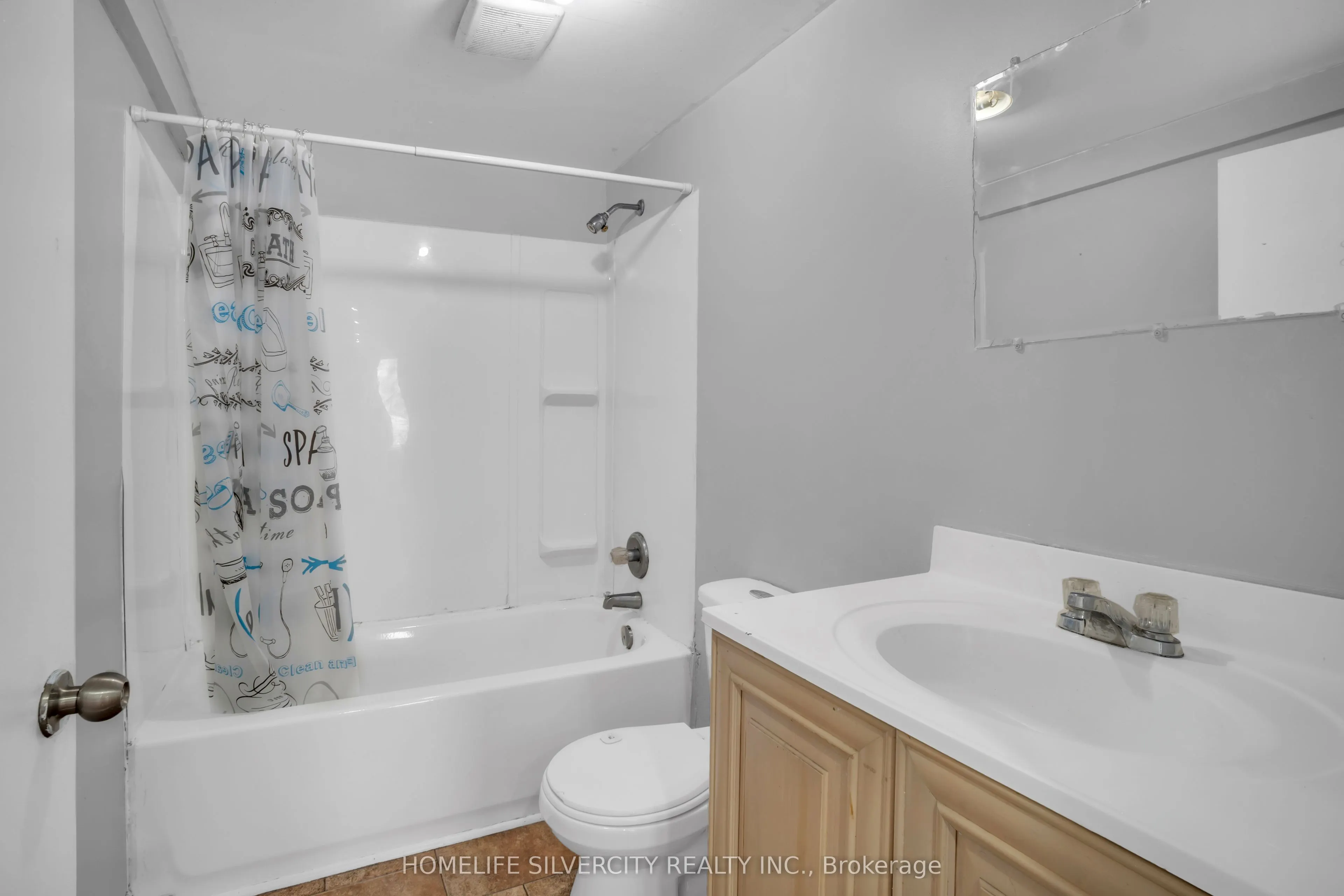 5 Pine Street S