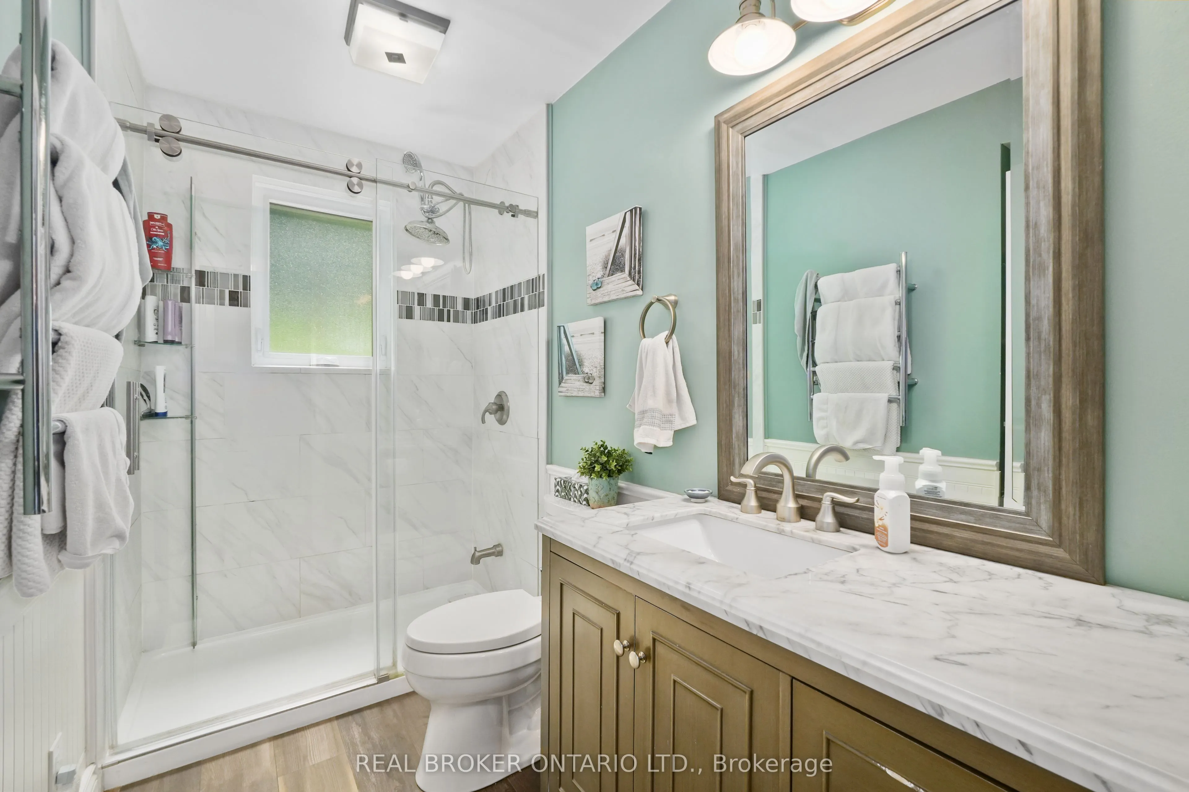 102 Fleming Bay Road N