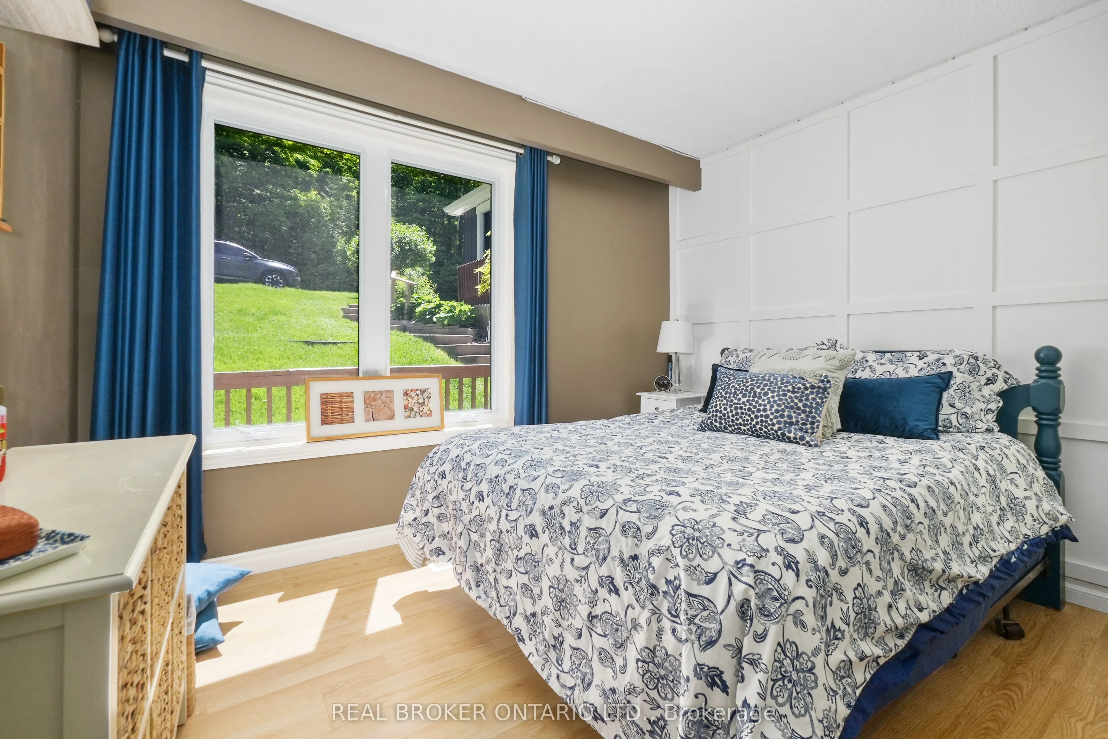 102 Fleming Bay Road N