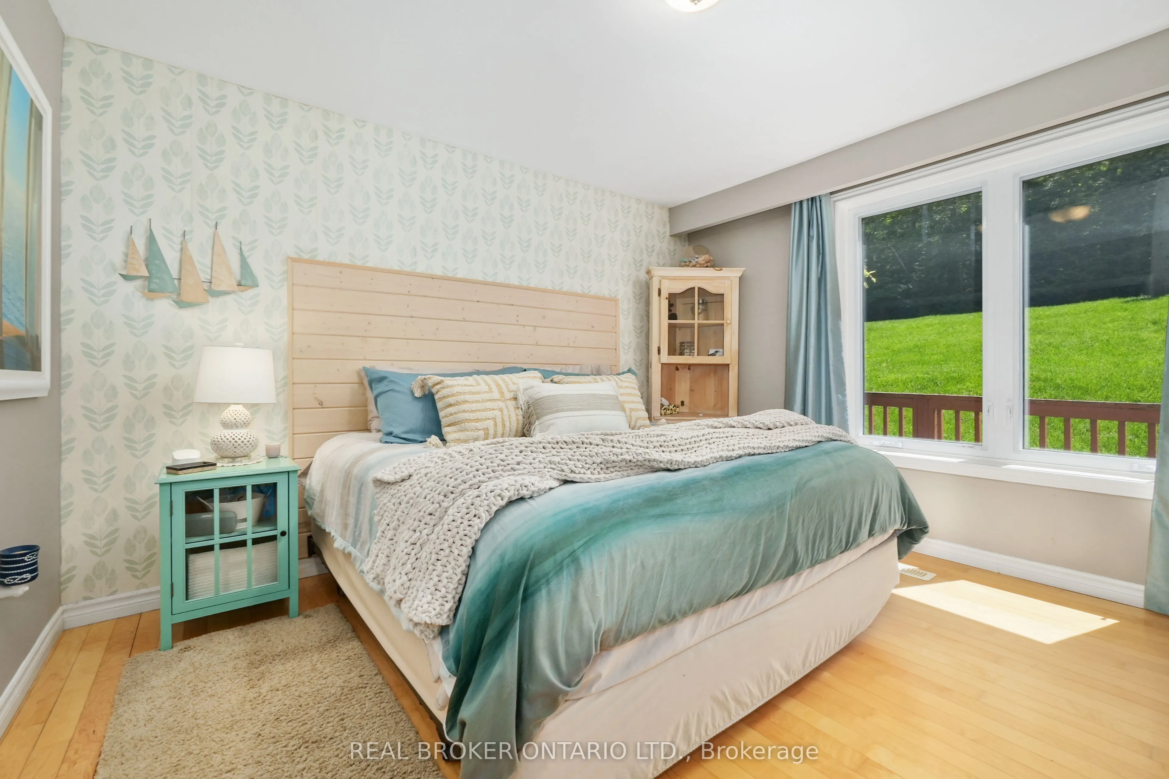 102 Fleming Bay Road N