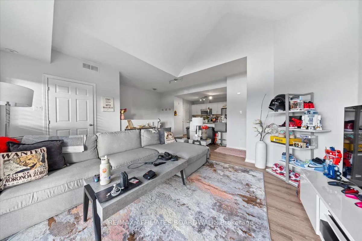 241 Crestway Crescent Drive, #I