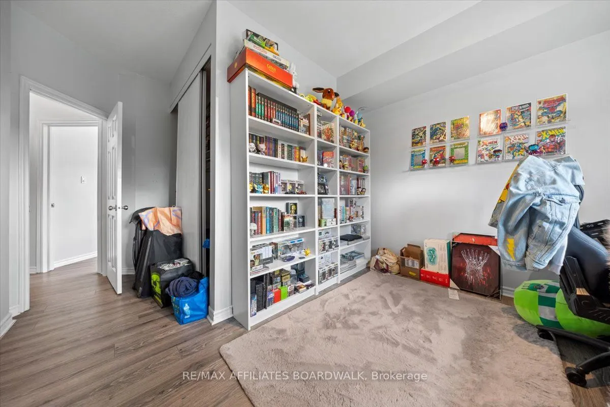 241 Crestway Crescent Drive, #I
