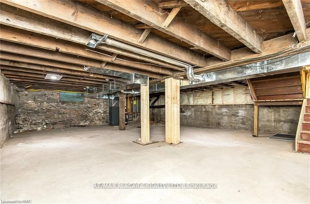 120 Main Street S