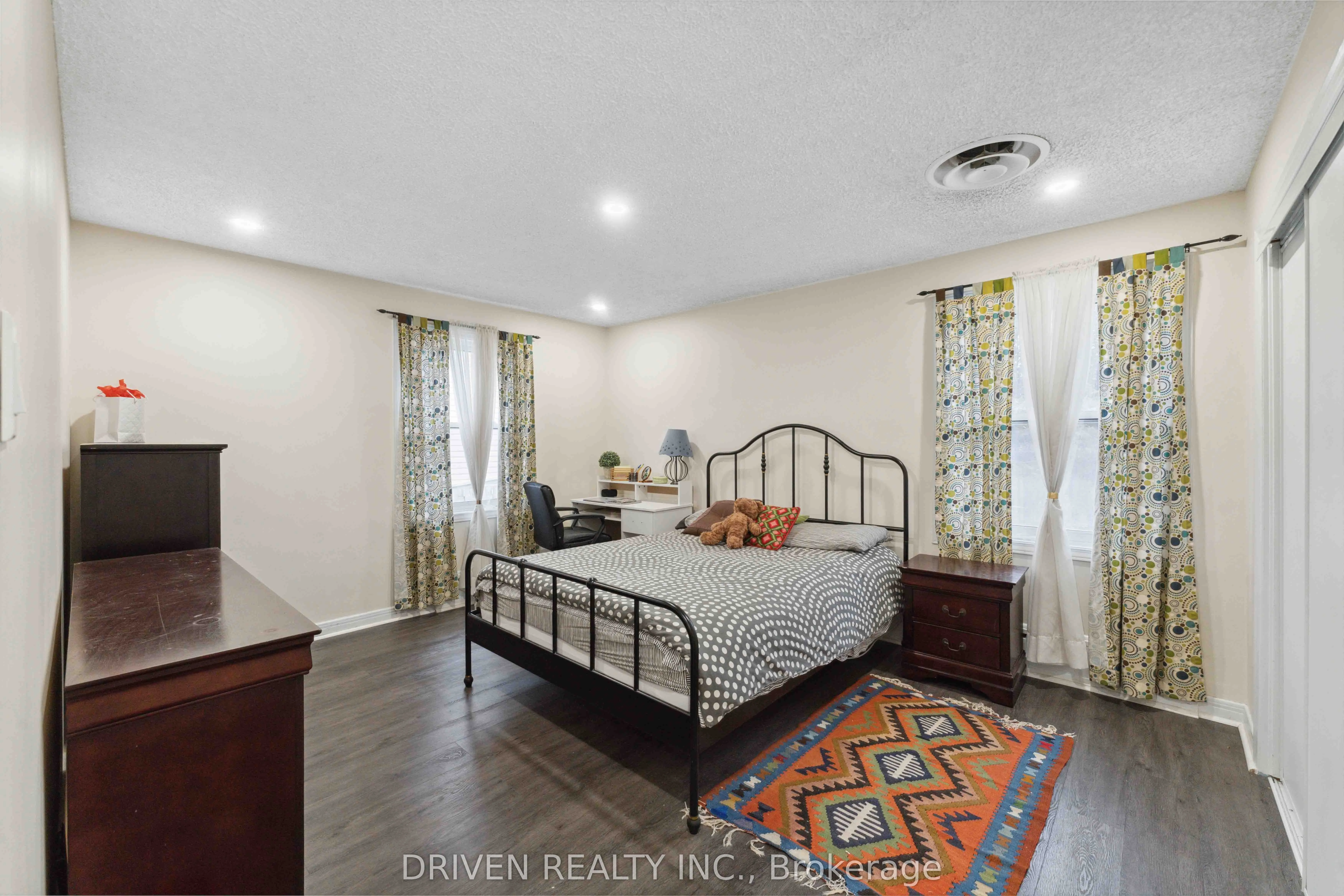1266 Walkley Road