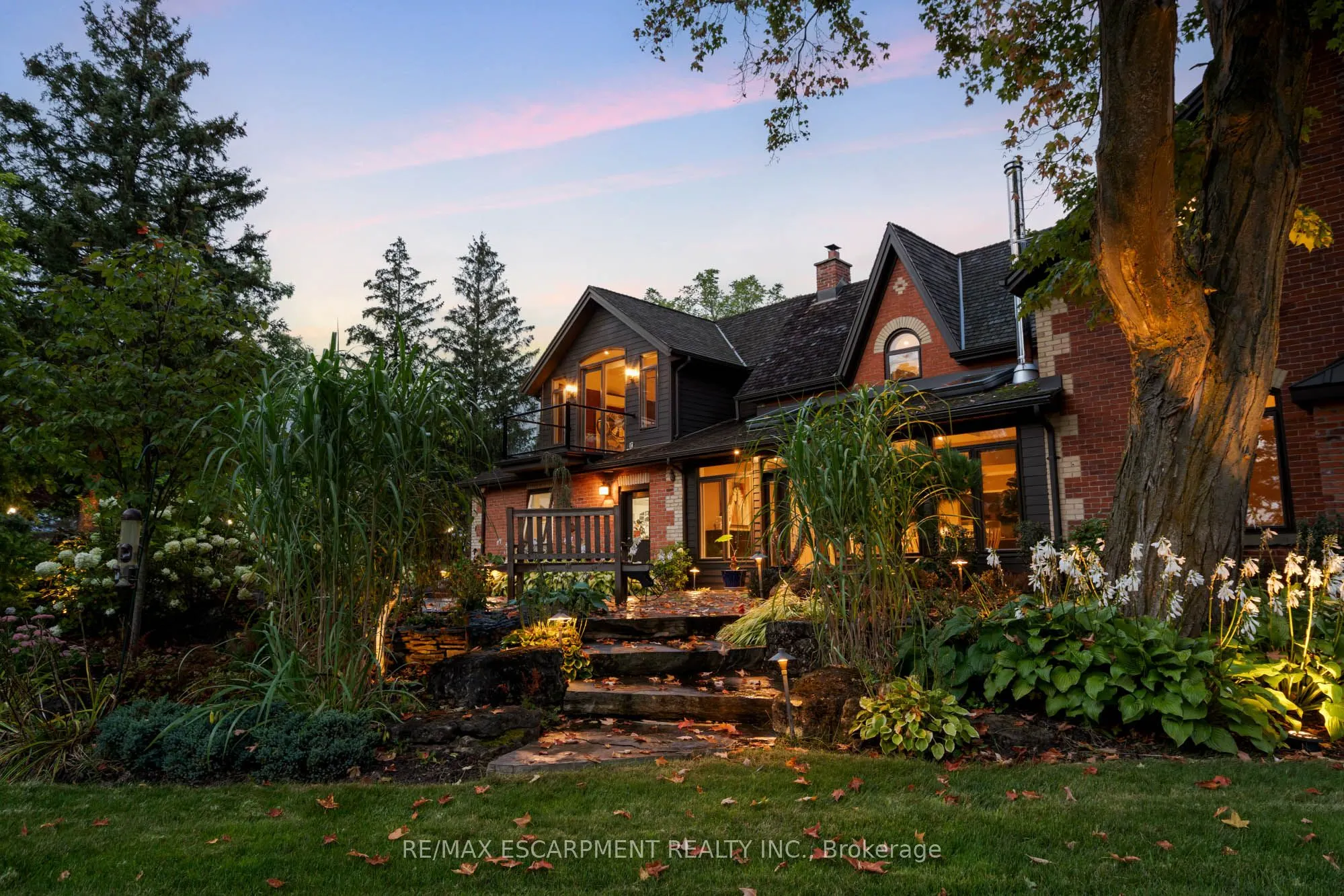 1399 Safari Road