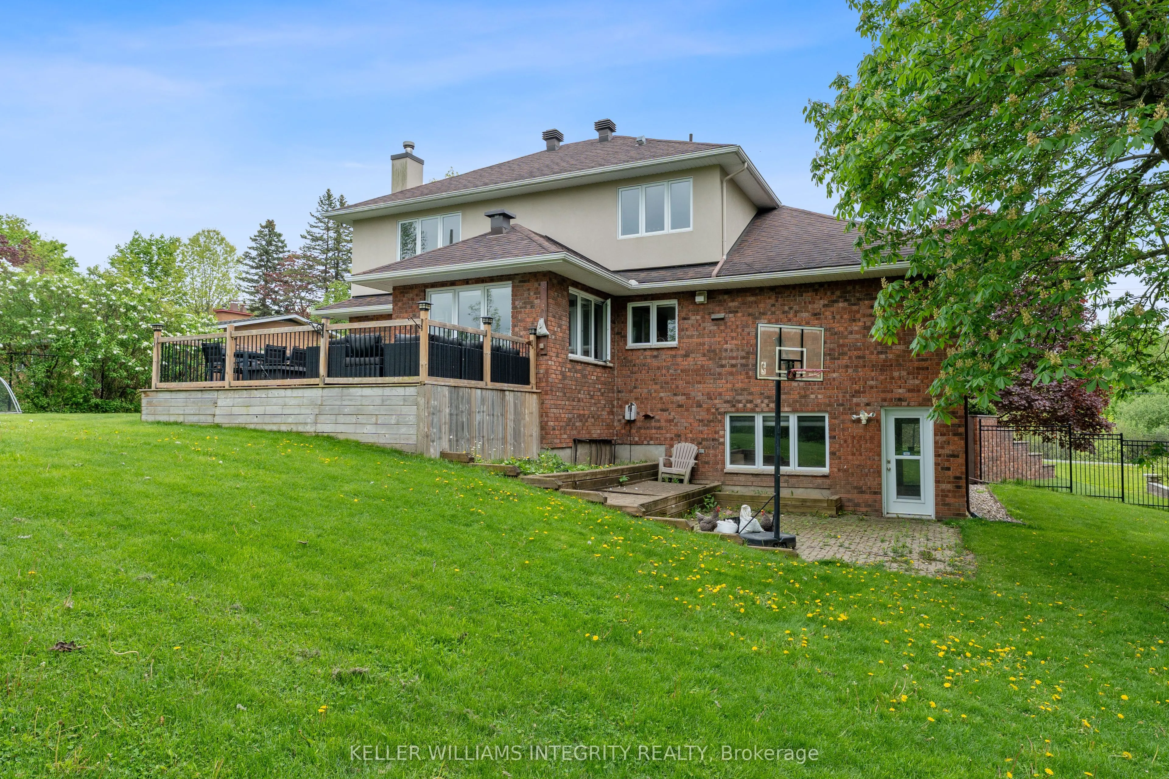 1893 Rideau Road