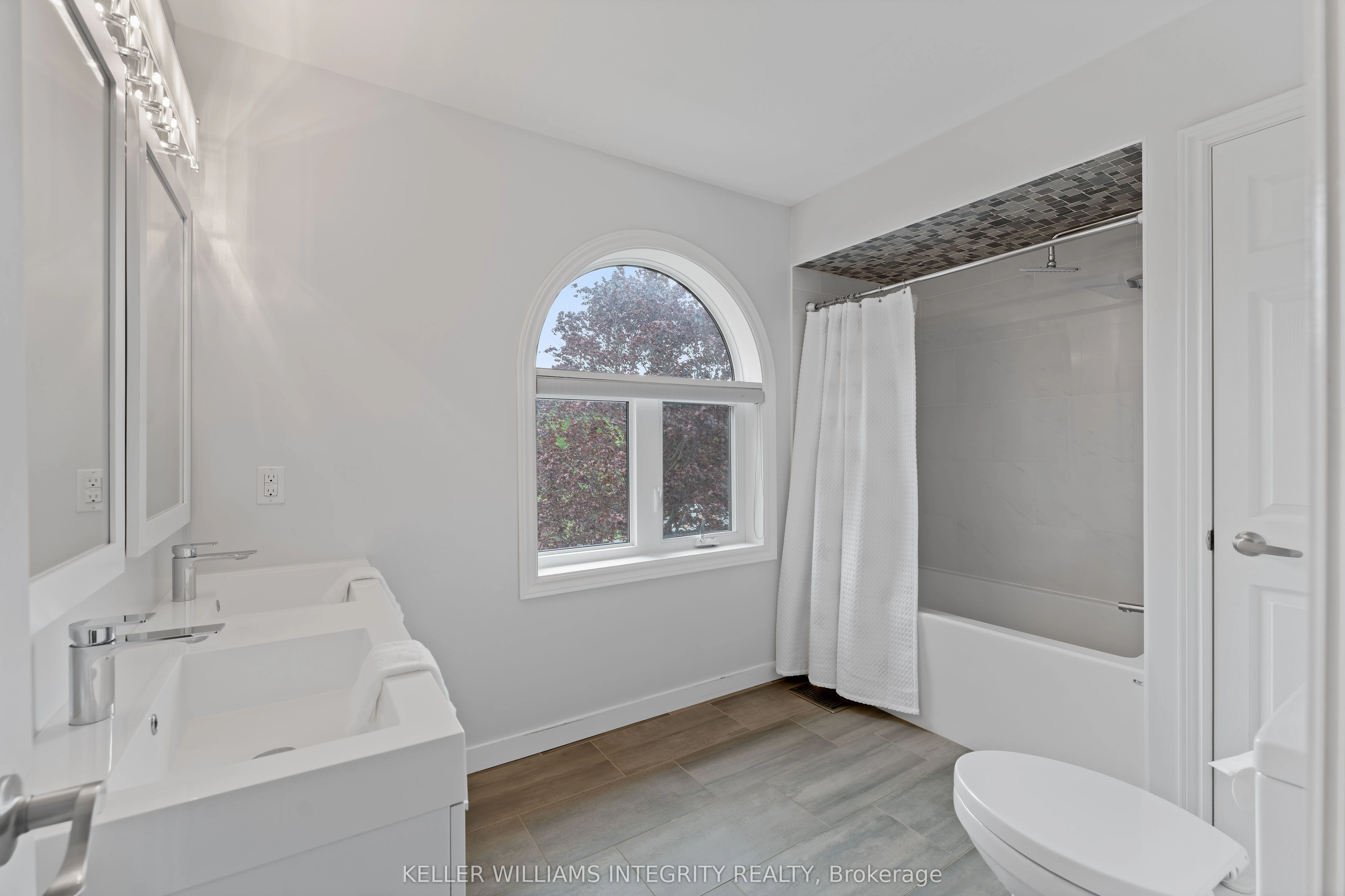 1893 Rideau Road