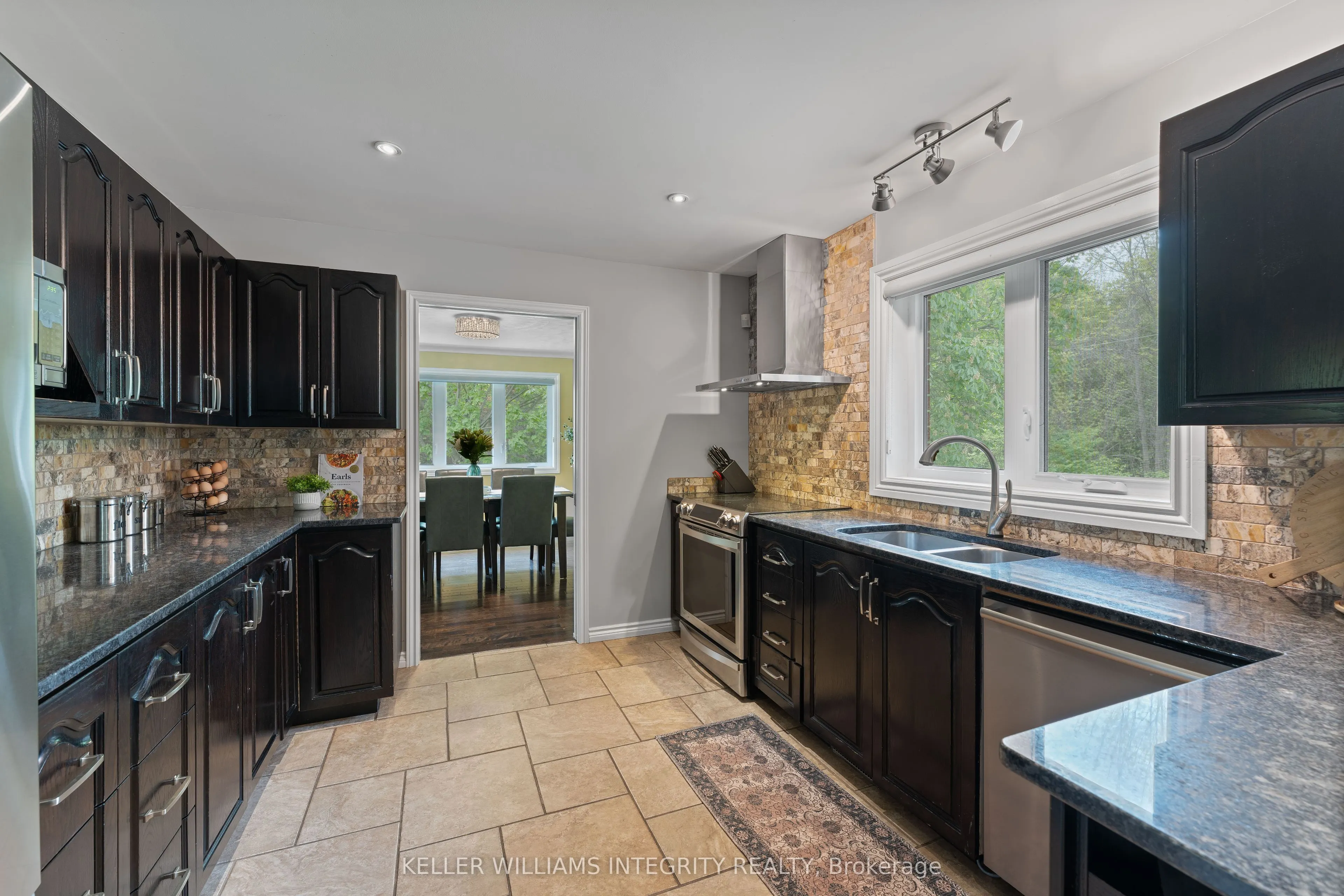 1893 Rideau Road