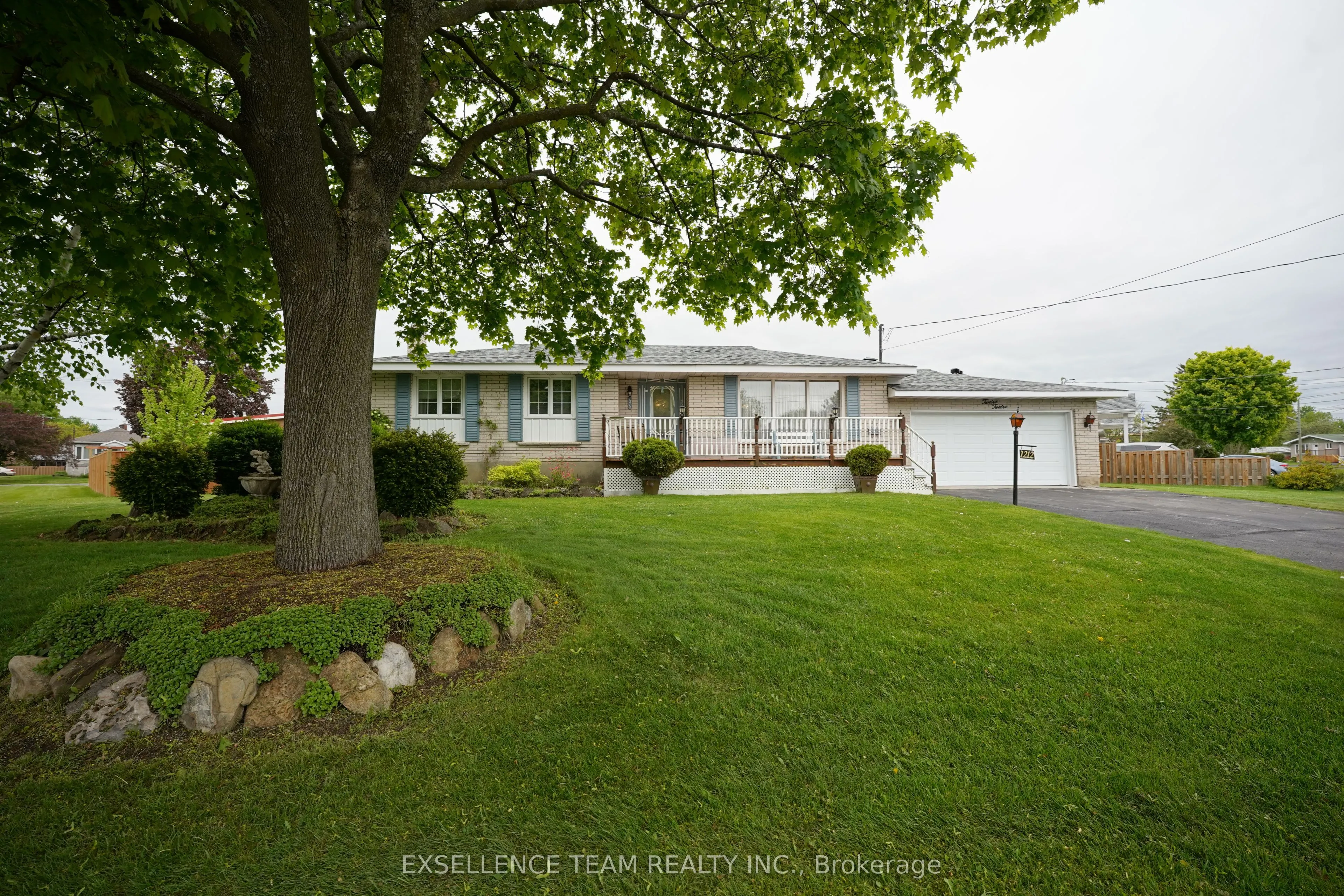 1212 Brodeur Street