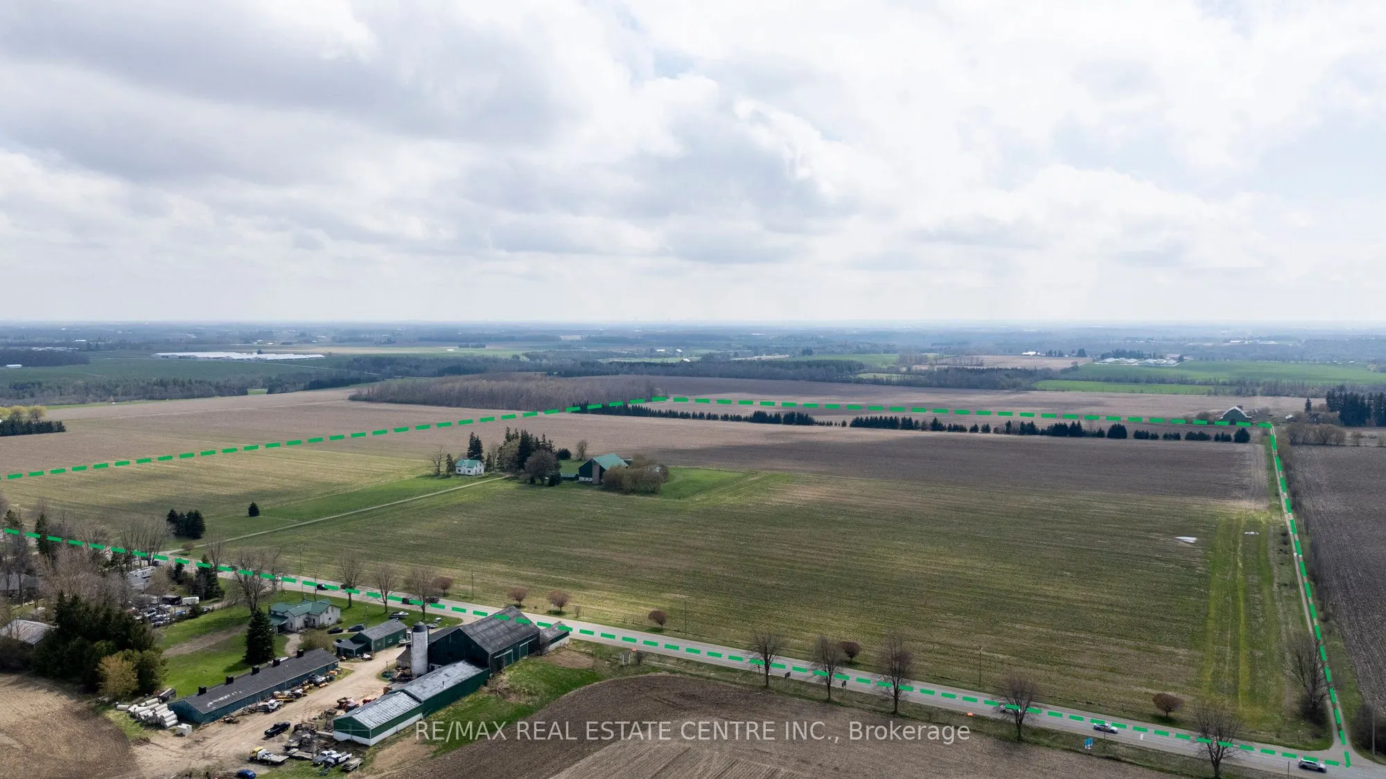 6374 Wellington Road 7 Centre