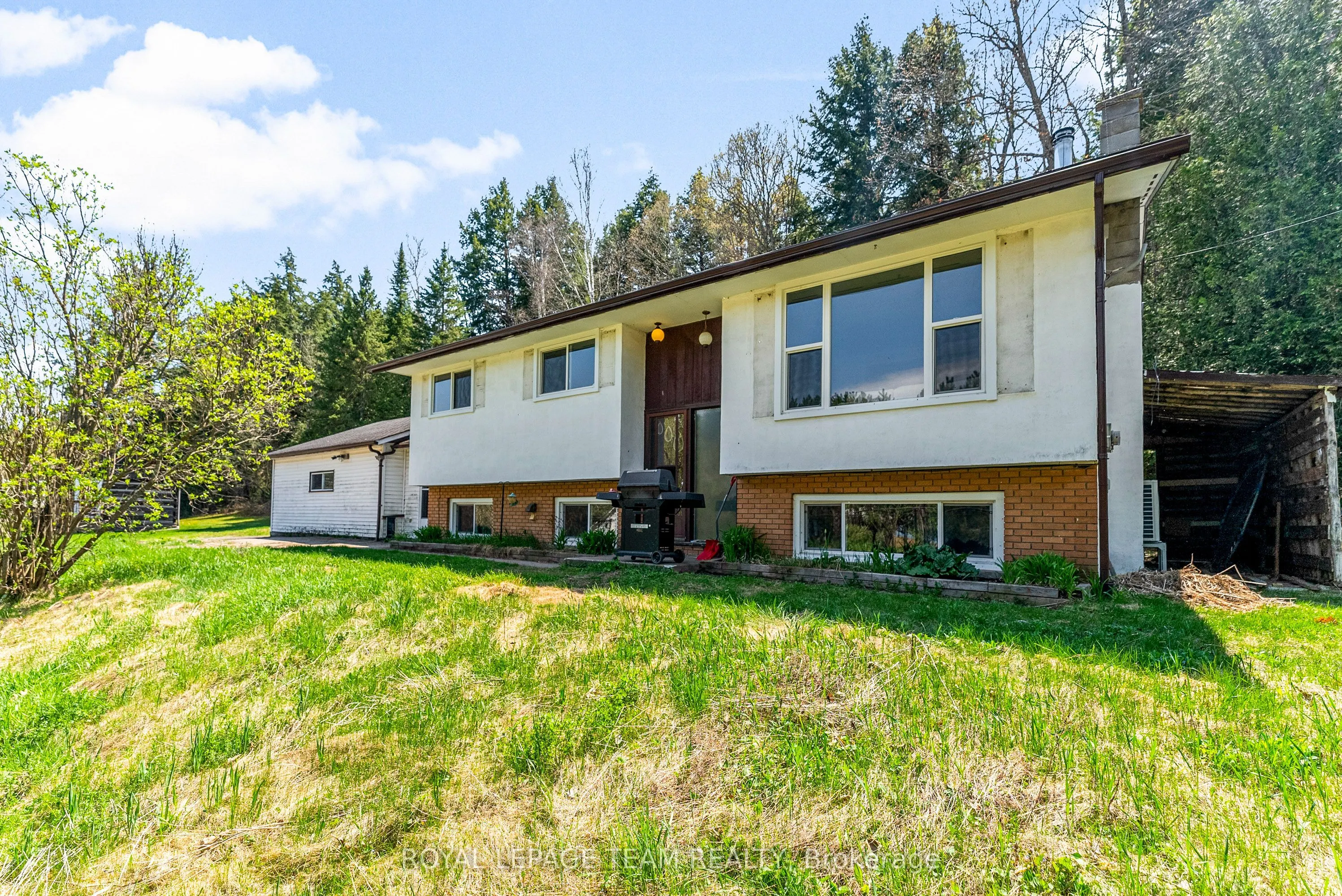 39220 Combermere Road