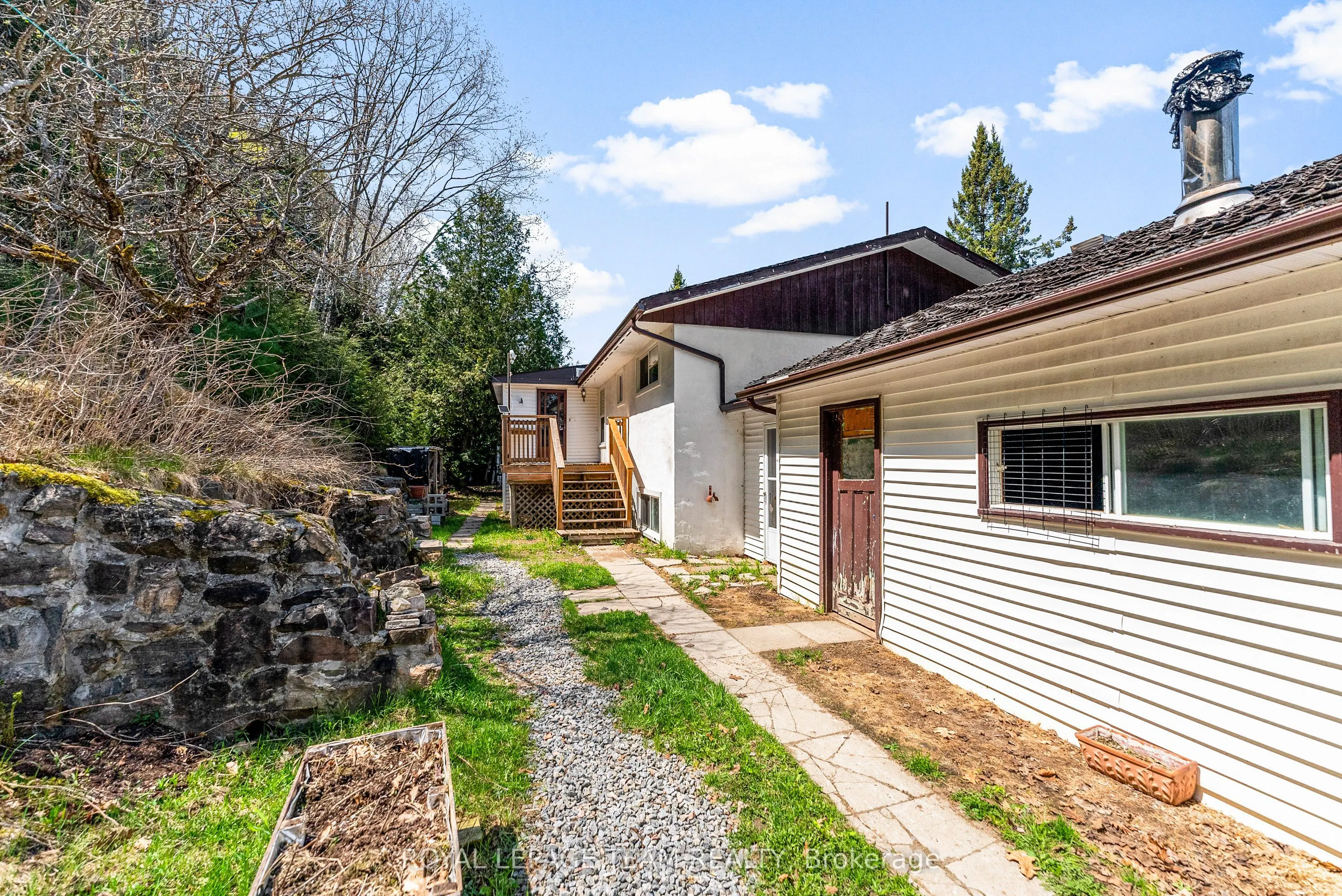 39220 Combermere Road