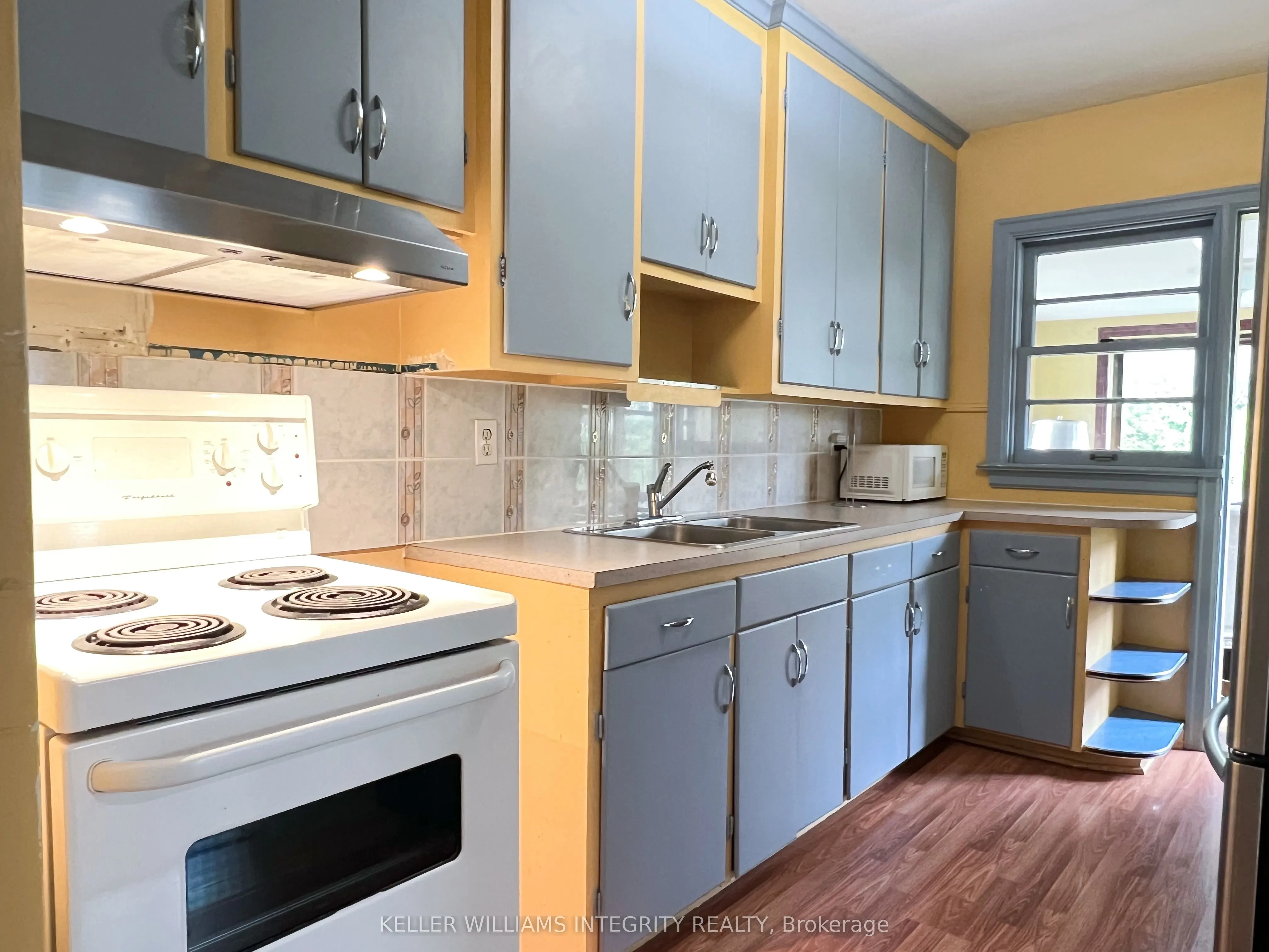 831 Bronson Avenue, #3
