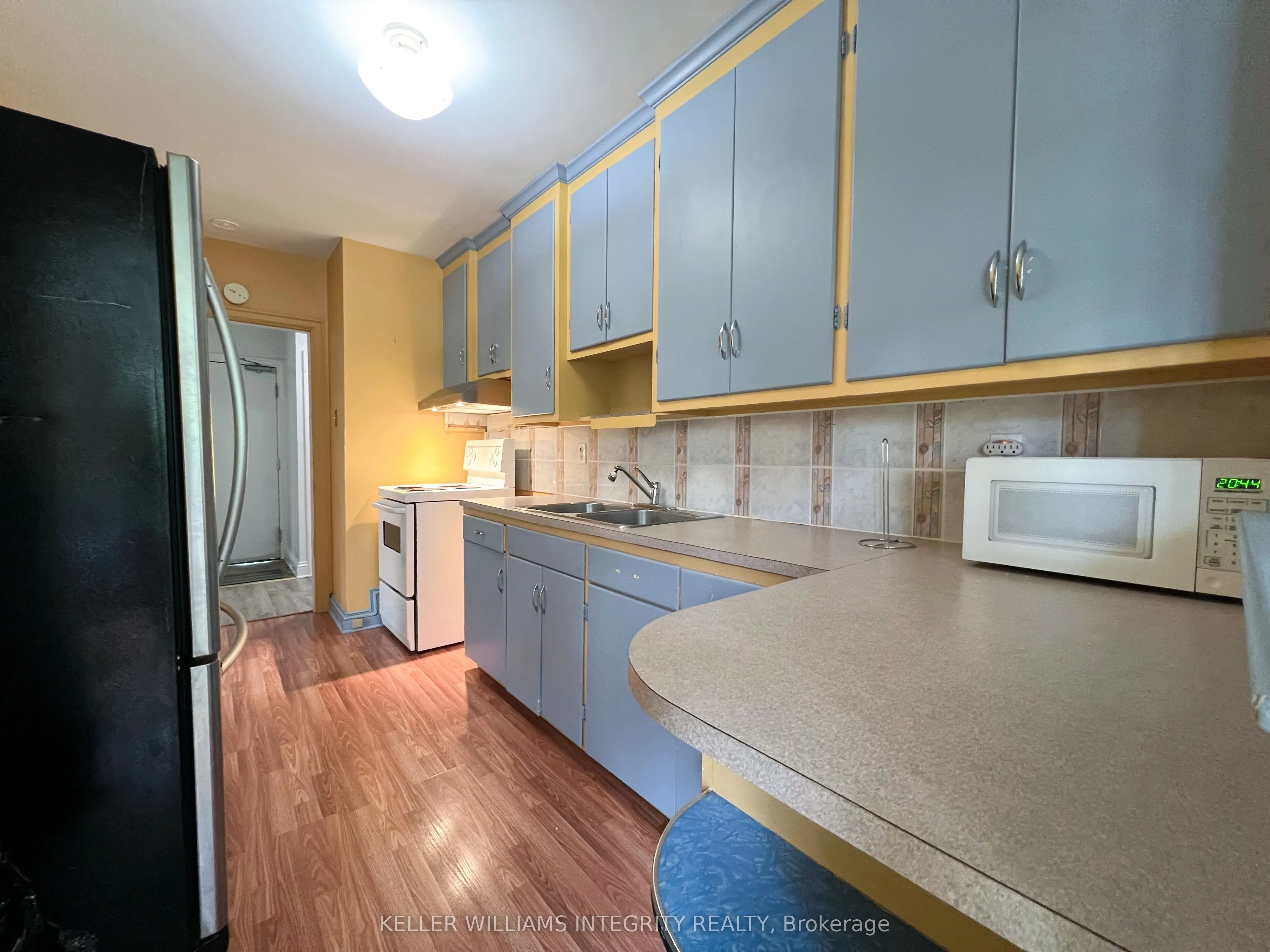 831 Bronson Avenue, #3