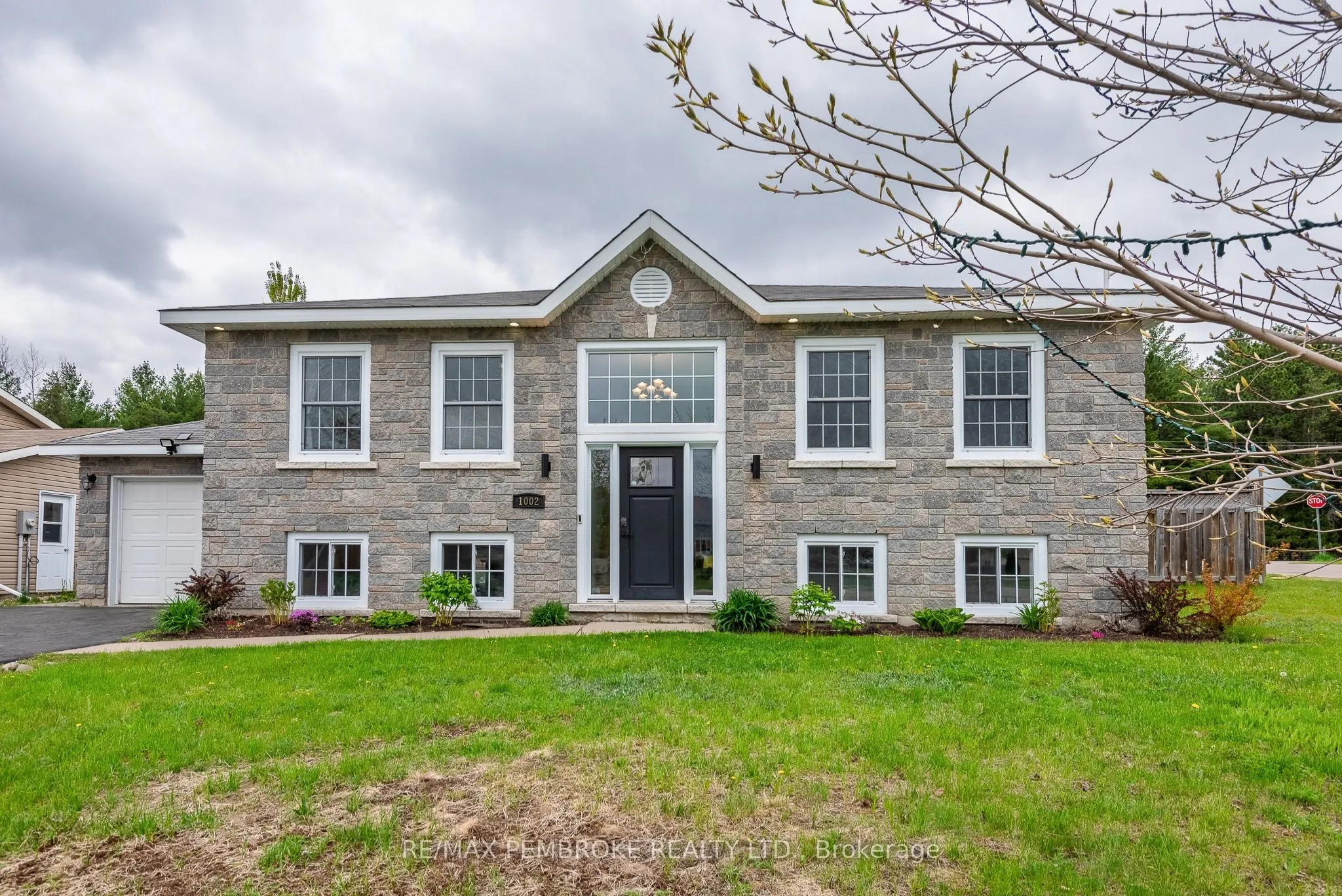 1002 Riverstone Trail