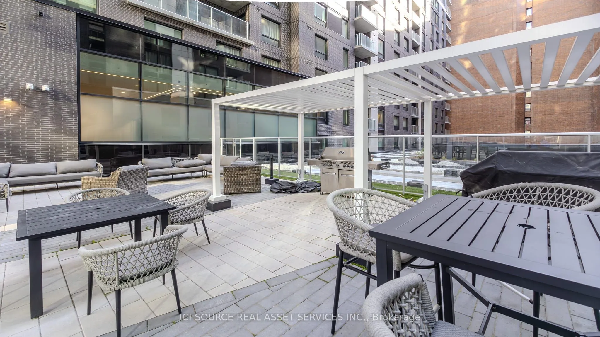 340 Queen Street, #1110