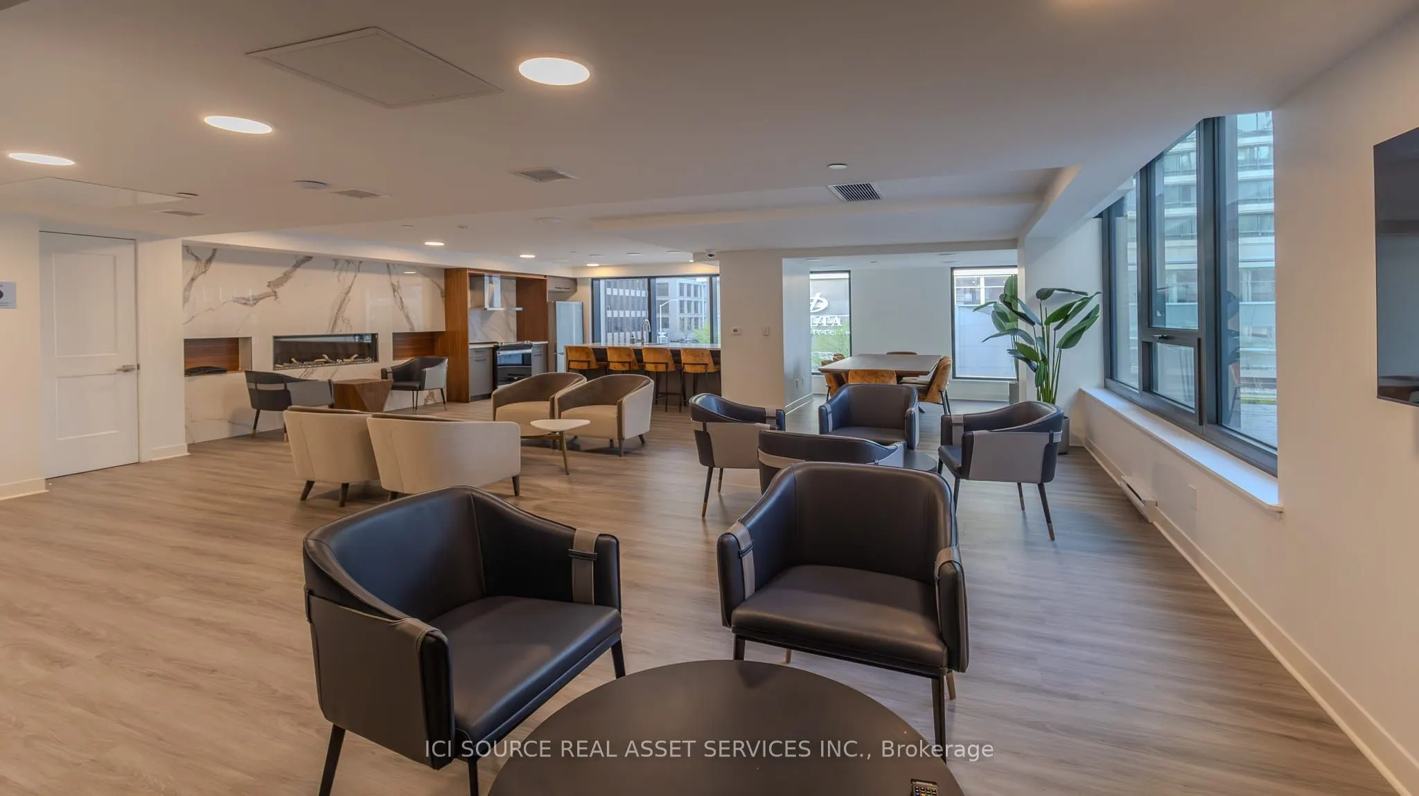340 Queen Street, #1110