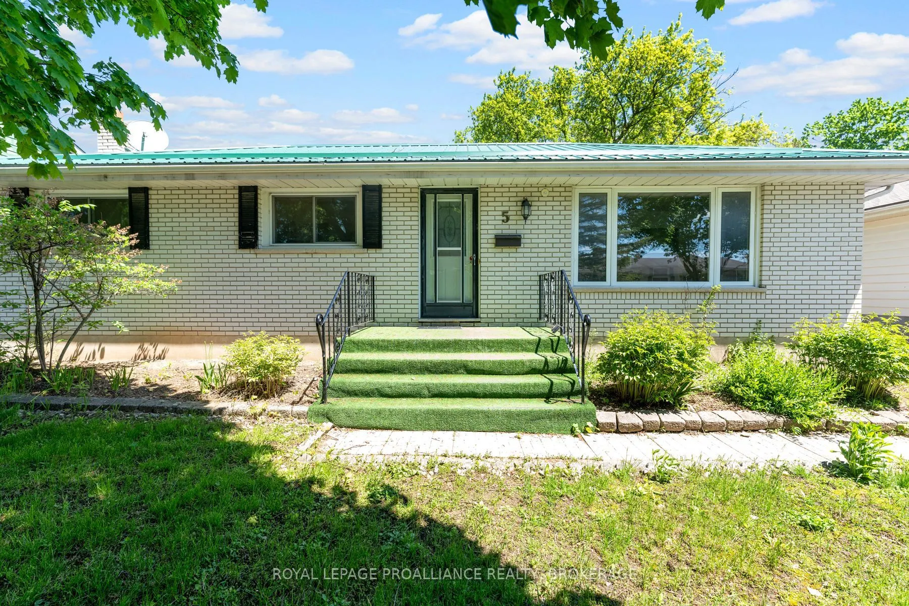5 Armour Crescent