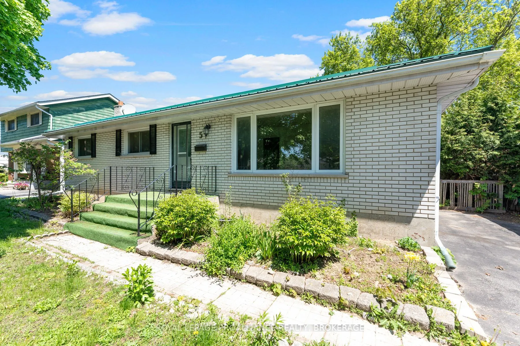 5 Armour Crescent