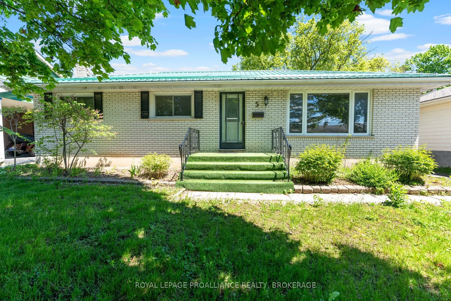 5 Armour Crescent