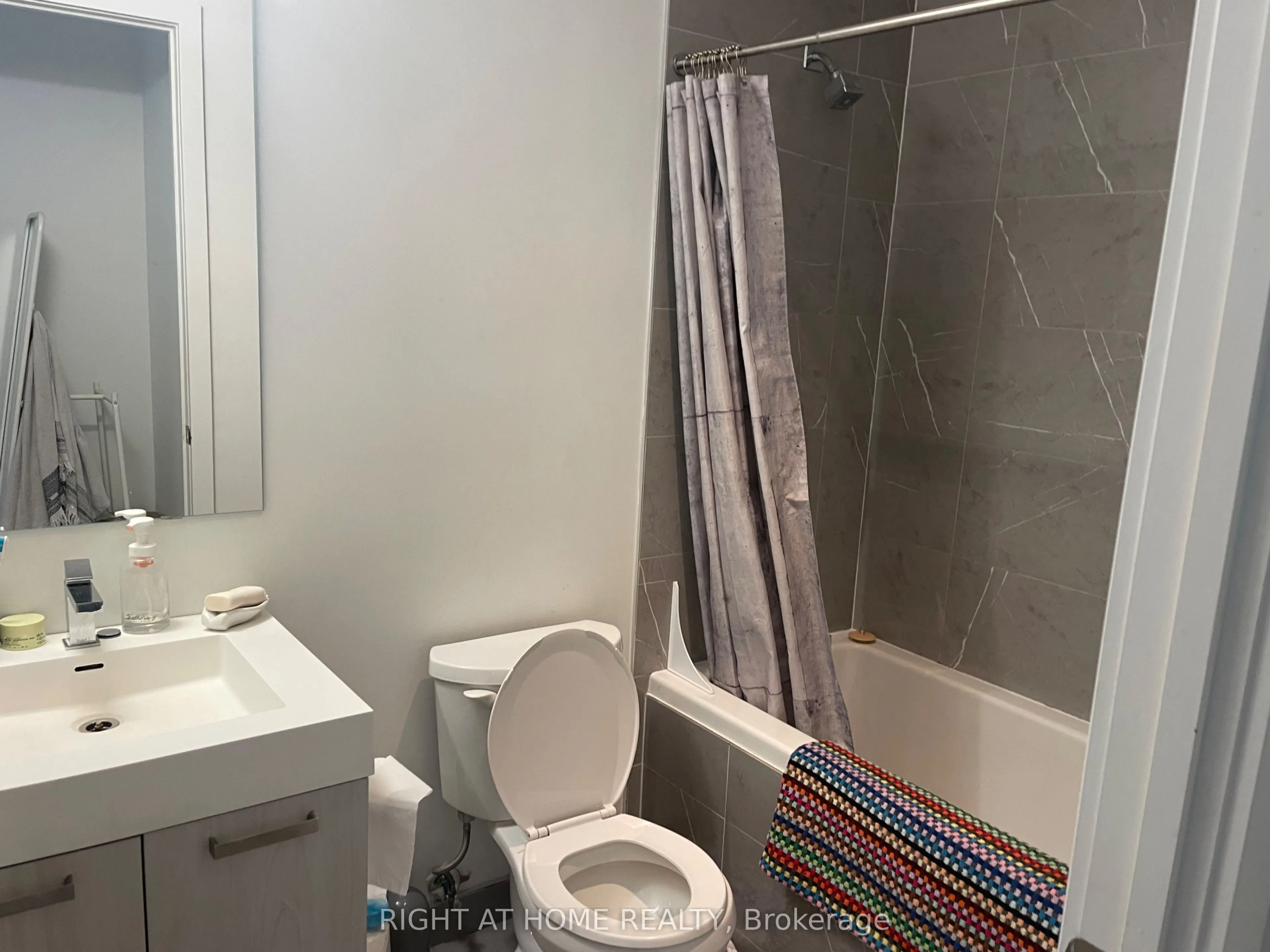203 Catherine Street #310