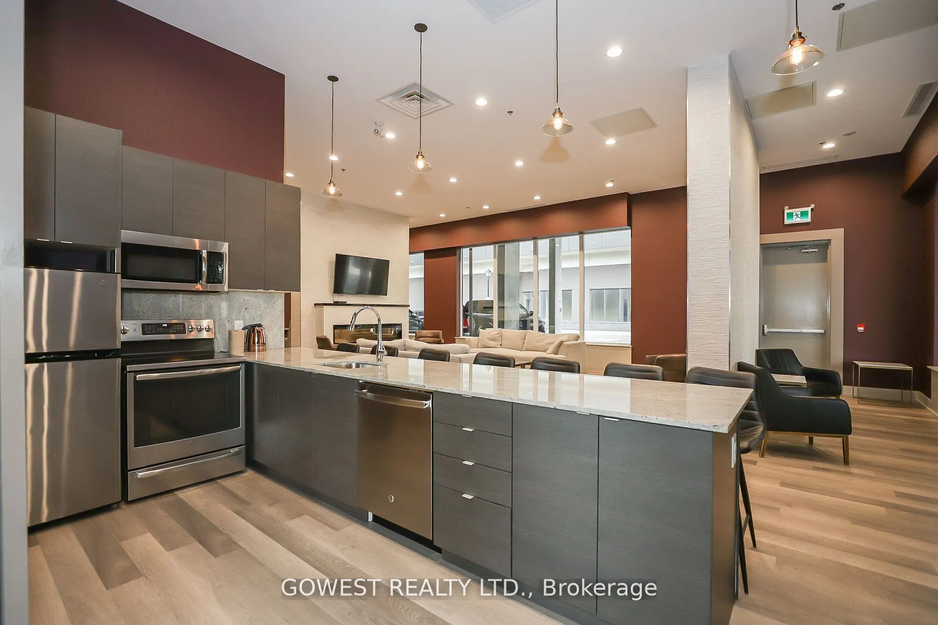 550 North Service Road, #705