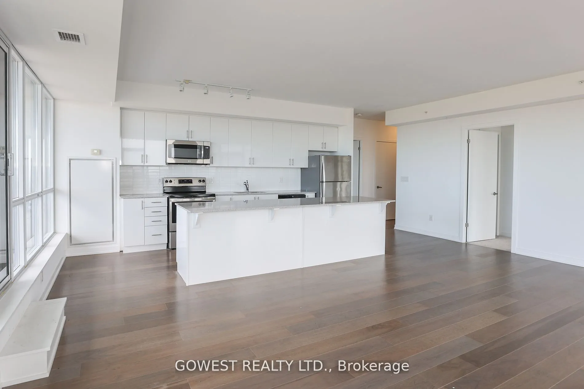 550 North Service Road, #705
