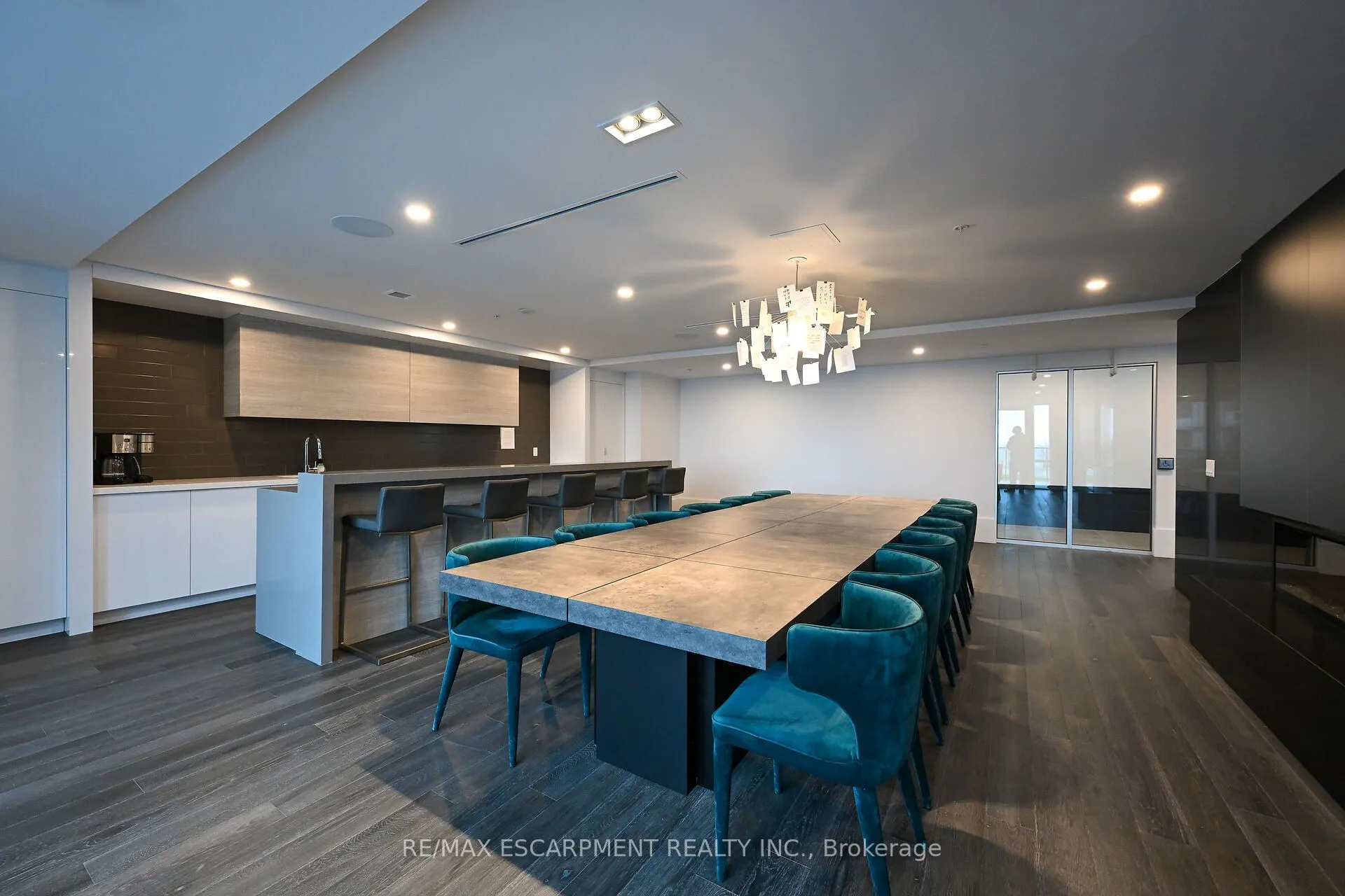 16 Concord Place, #548