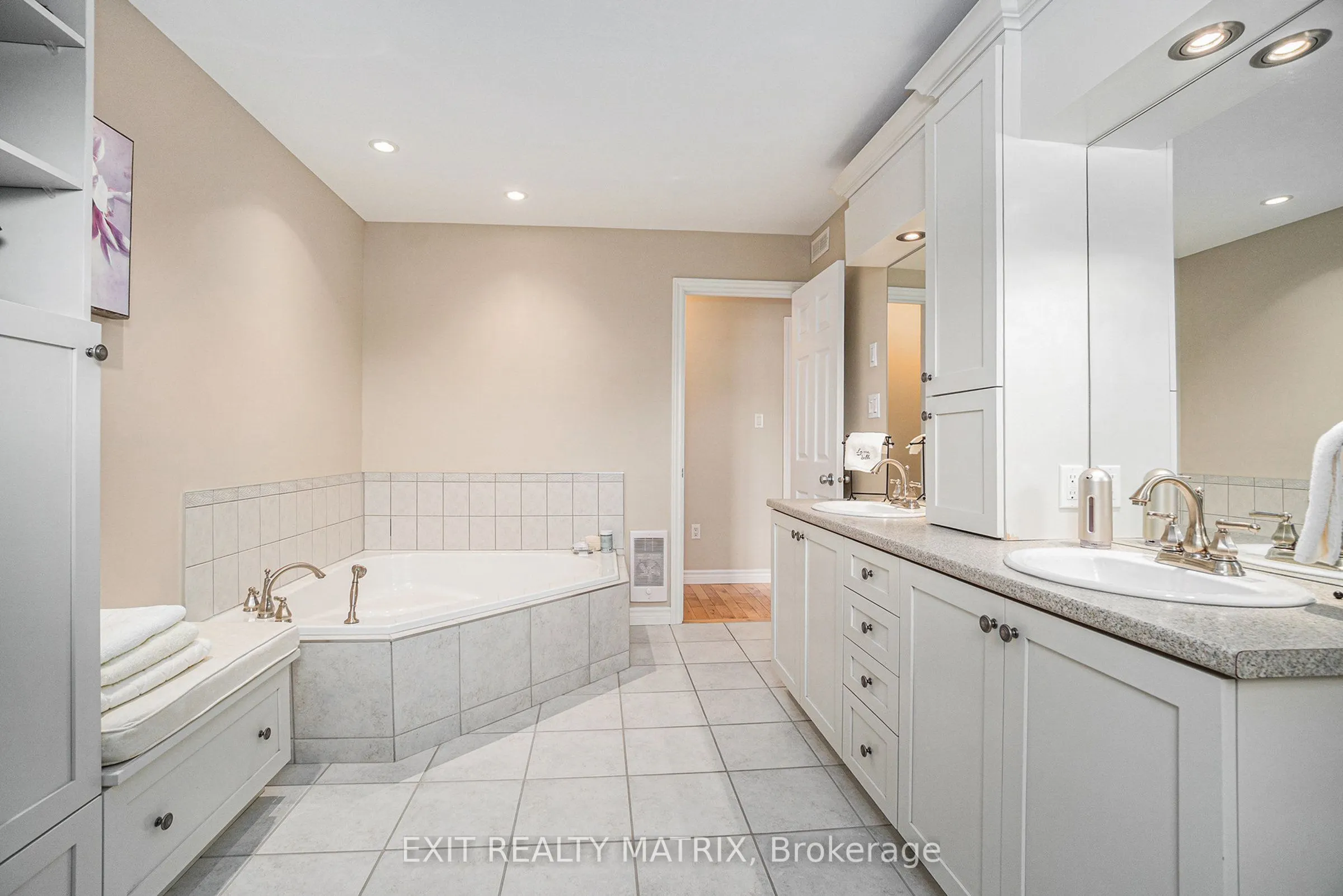 209 Jasper Crescent