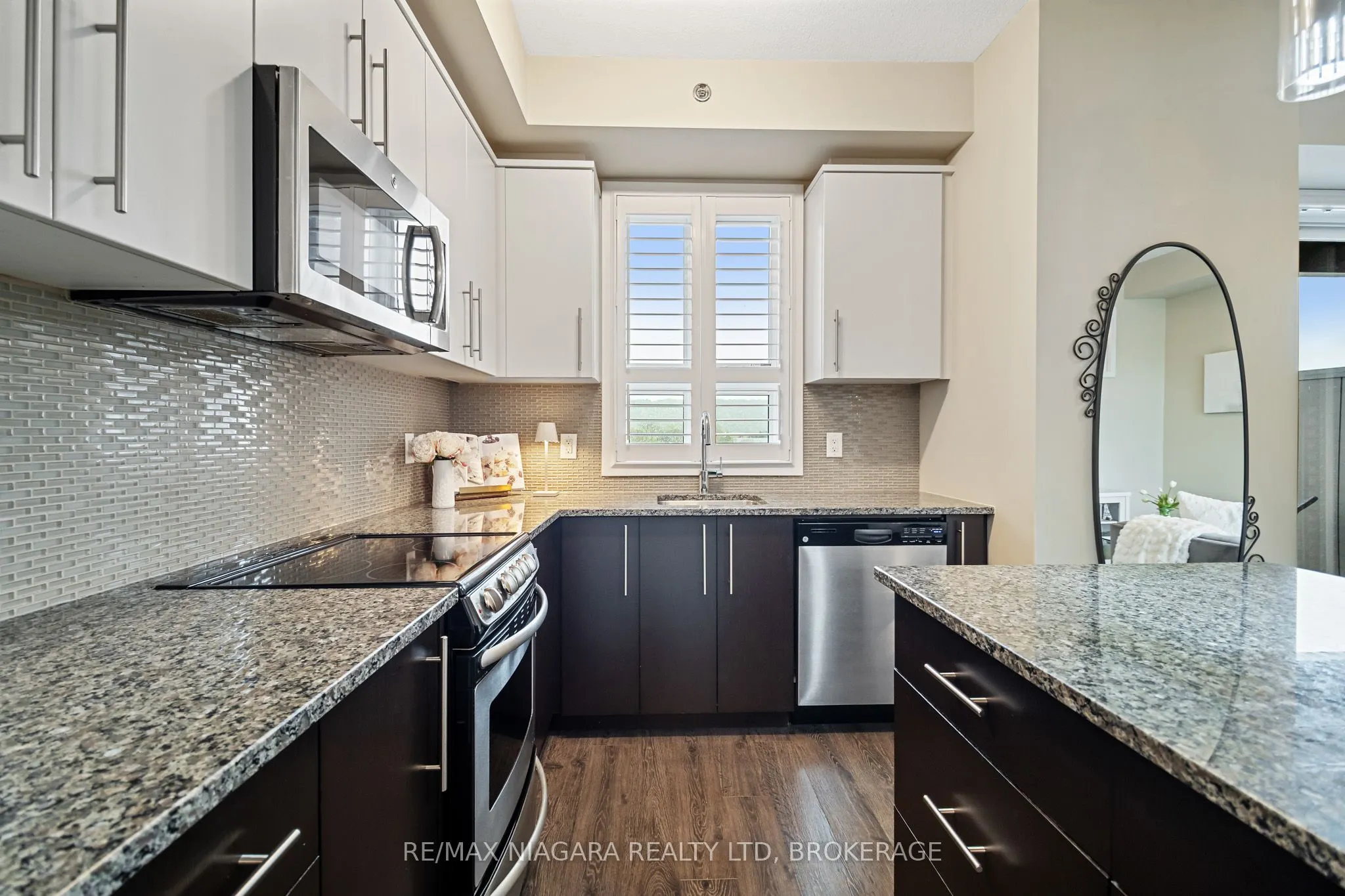 520 North Service Road #411