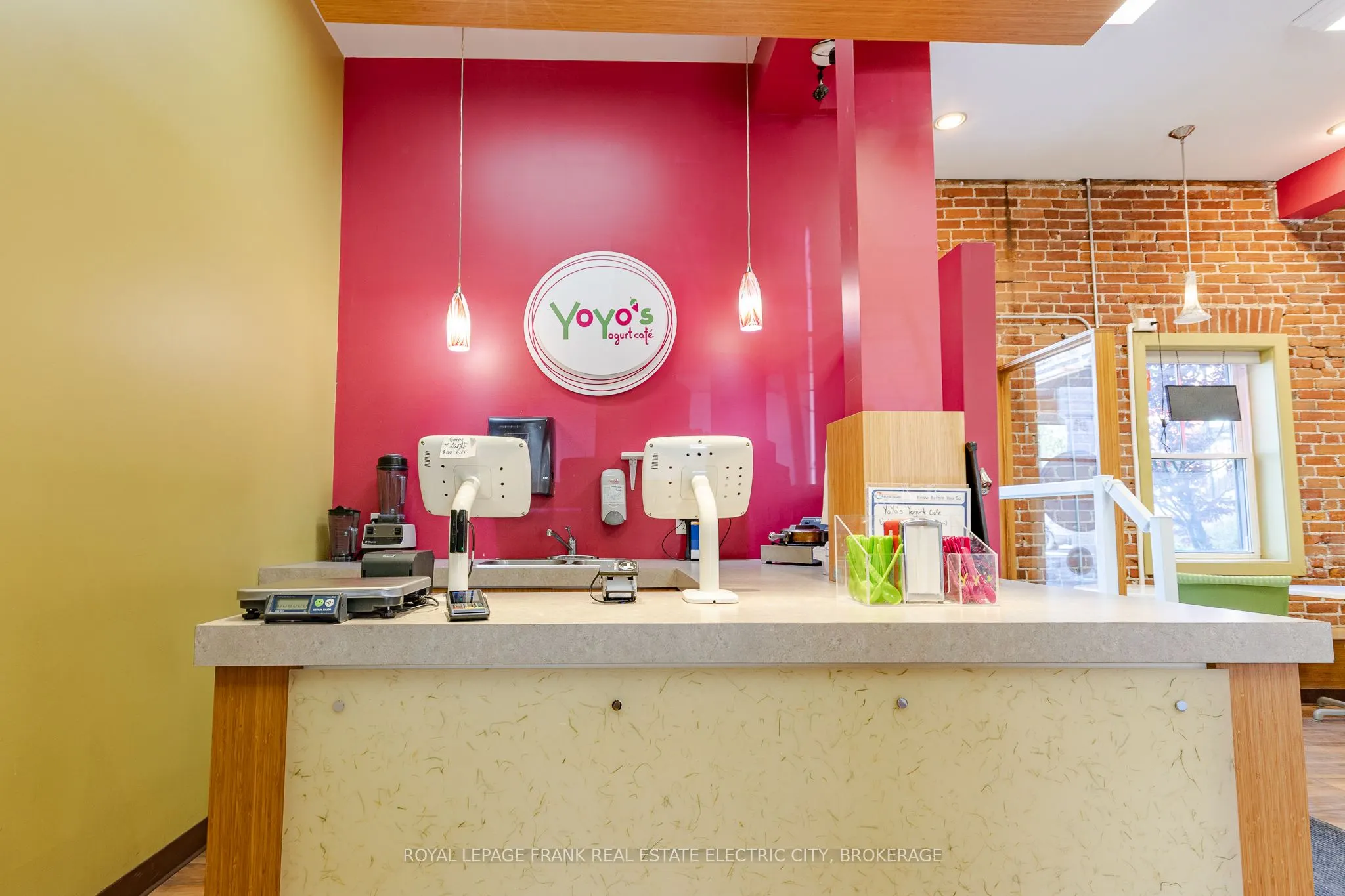 188 Hunter Street W, #8