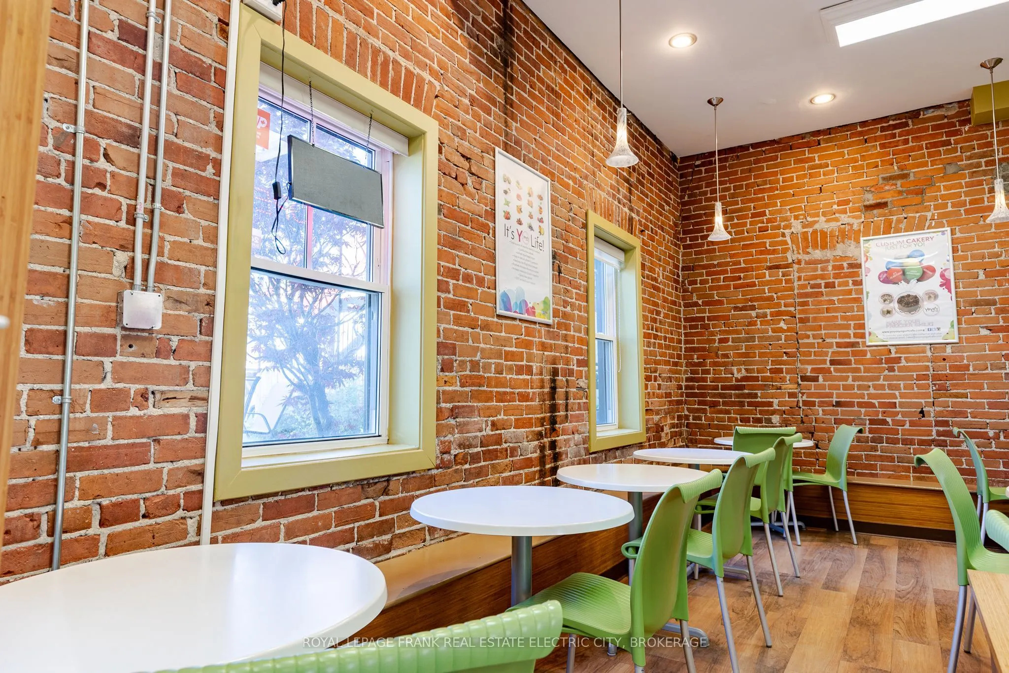 188 Hunter Street W, #8