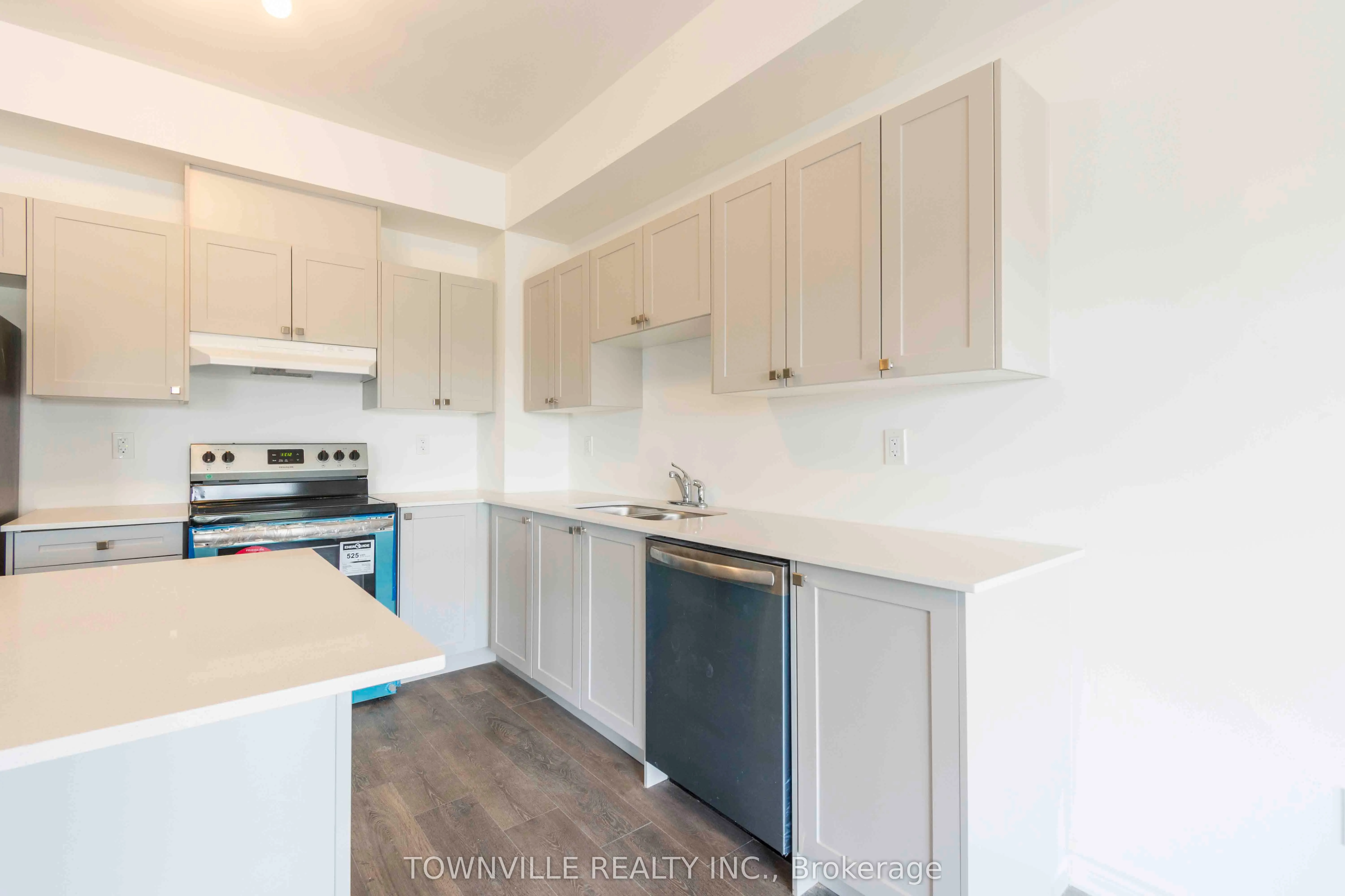 19 Glacier Crescent